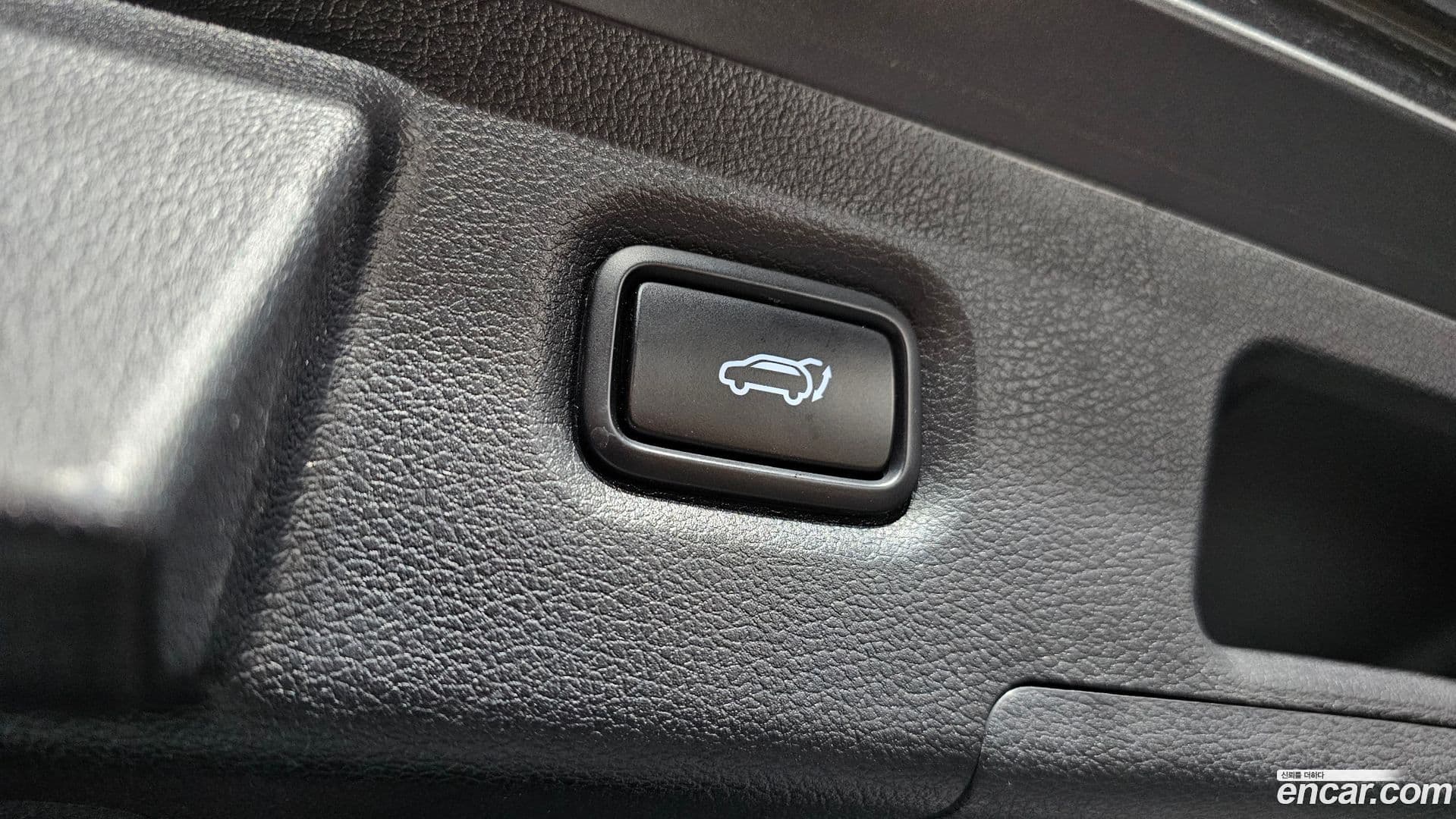 Main__Slider__Photo:Santafe Hyundai 2018.5-18