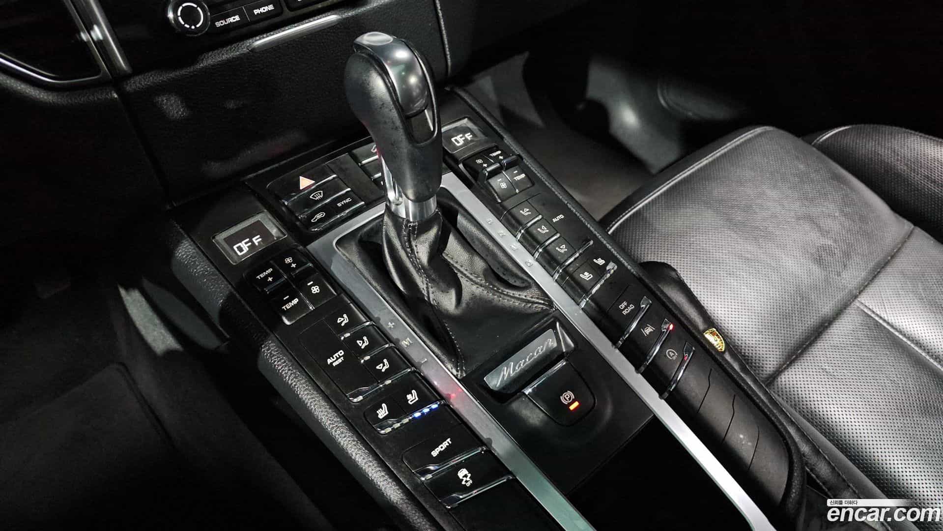 Macan Porsche 2017.11-INNER-009