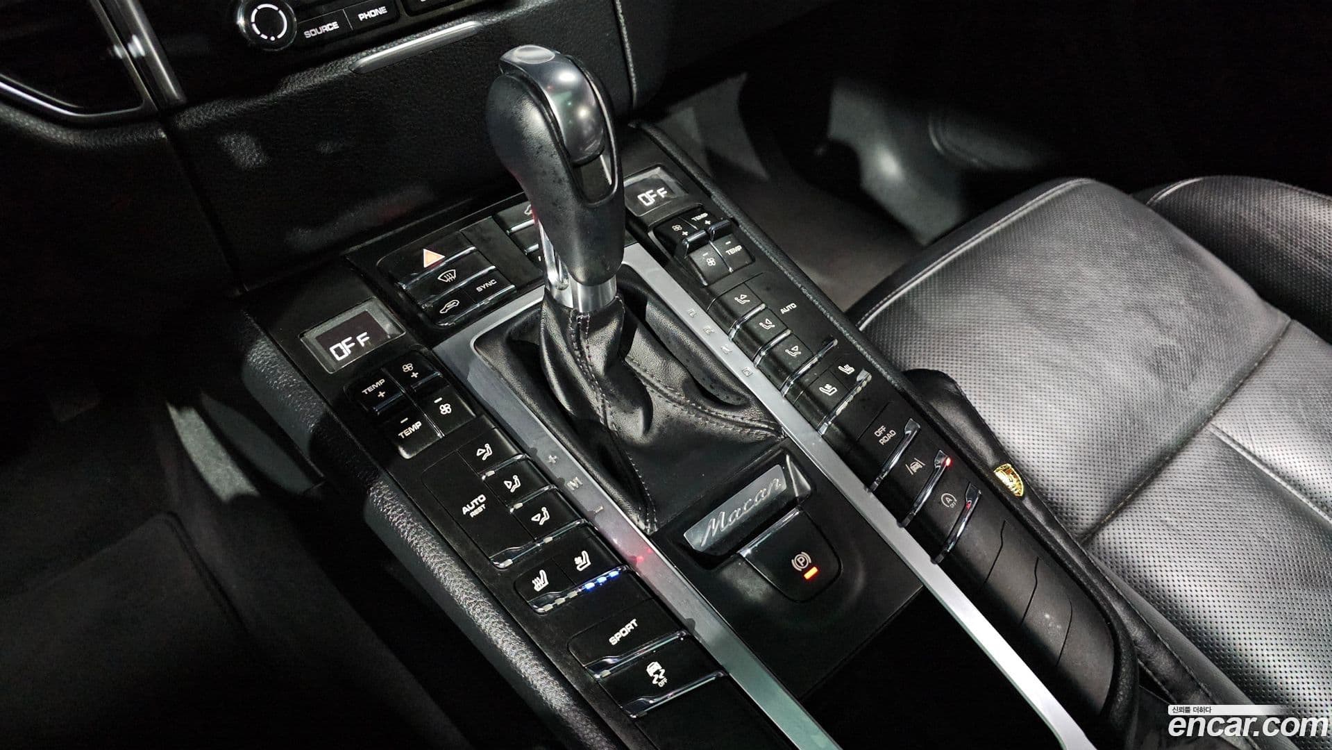 Main__Slider__Photo:Macan Porsche 2017.11-8