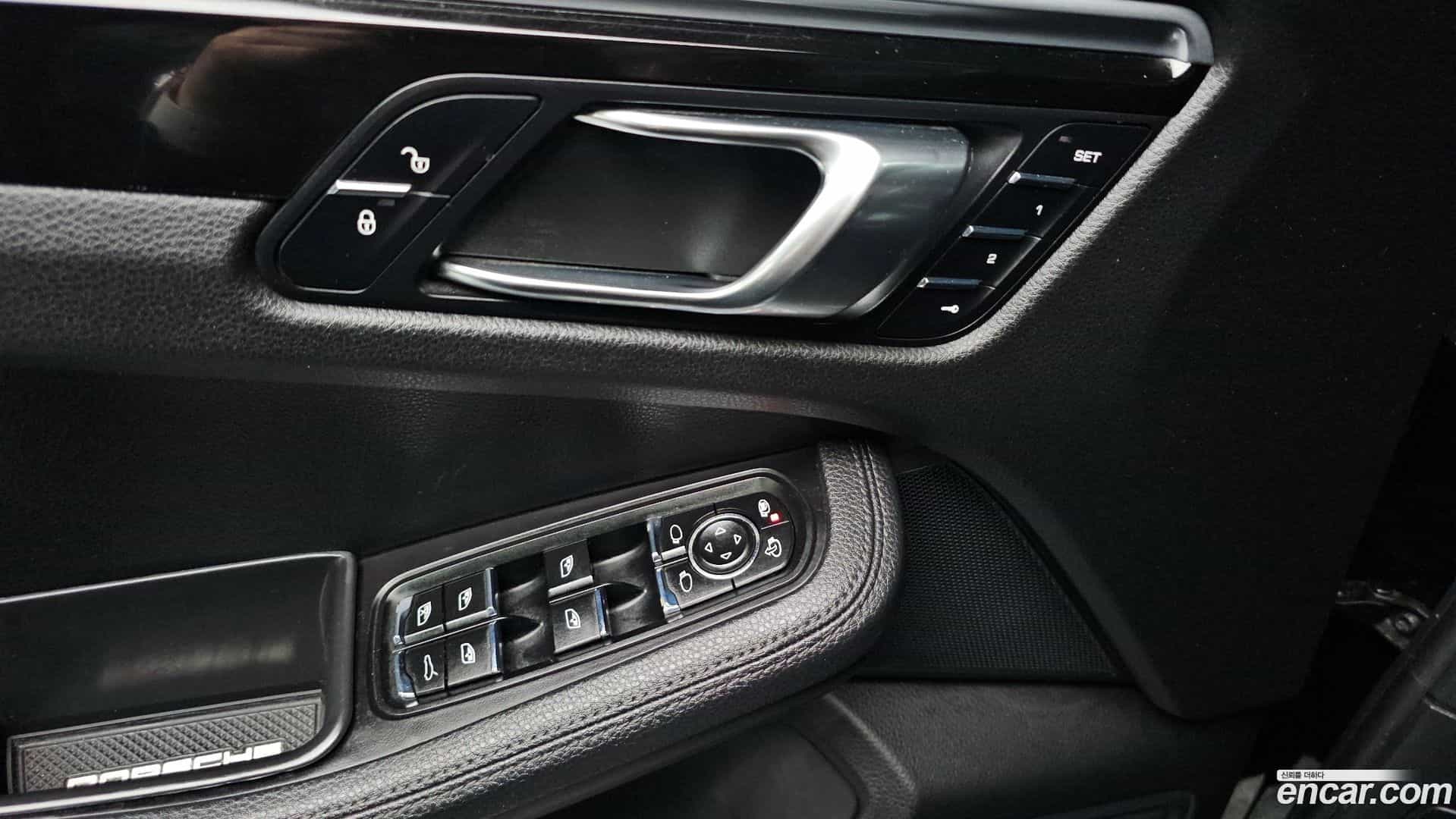 Macan Porsche 2017.11-OPTION-019