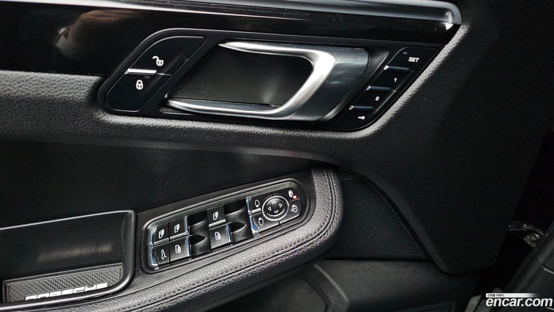 Main__Slider__Photo:Macan Porsche 2017.11-14