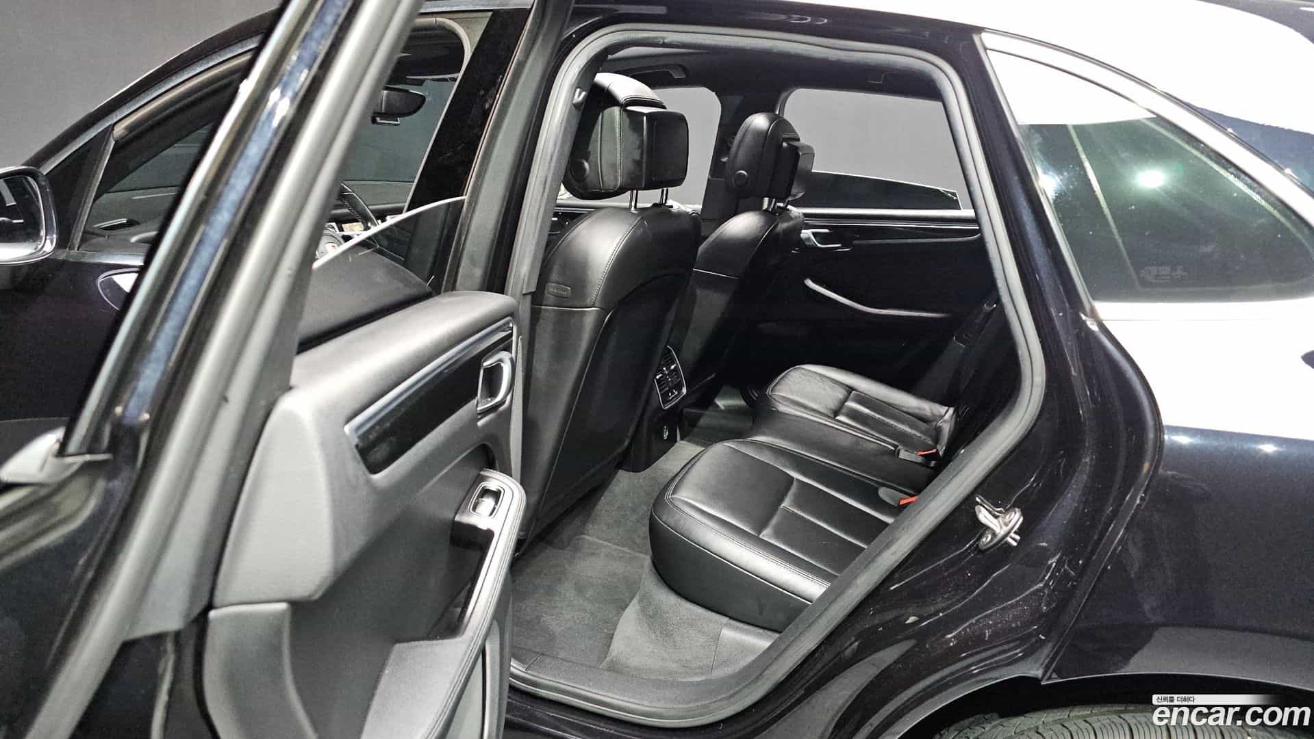 Macan Porsche 2017.11-OPTION-023