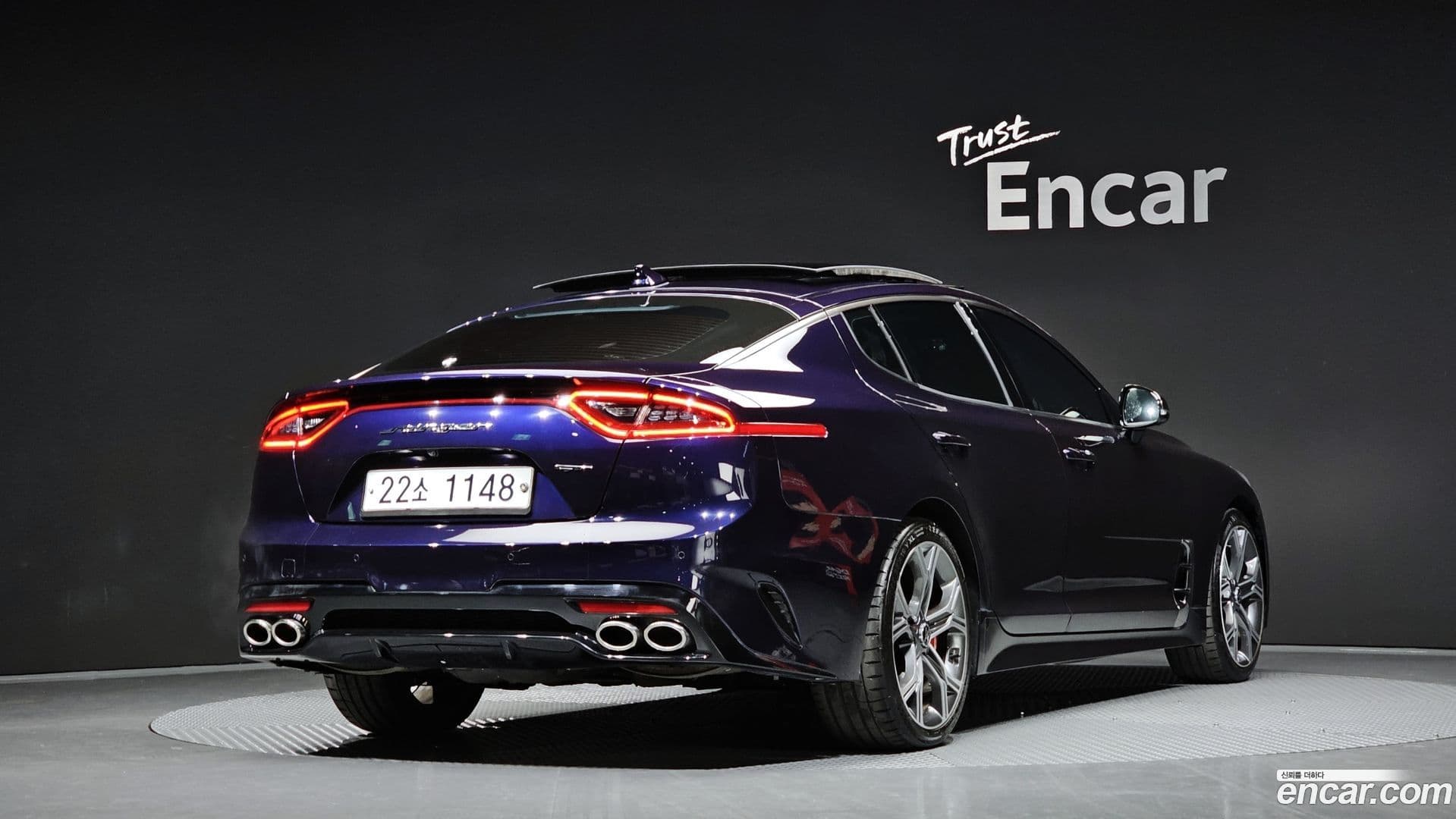 Main__Slider__Photo:Stinger Kia 2019.1-1