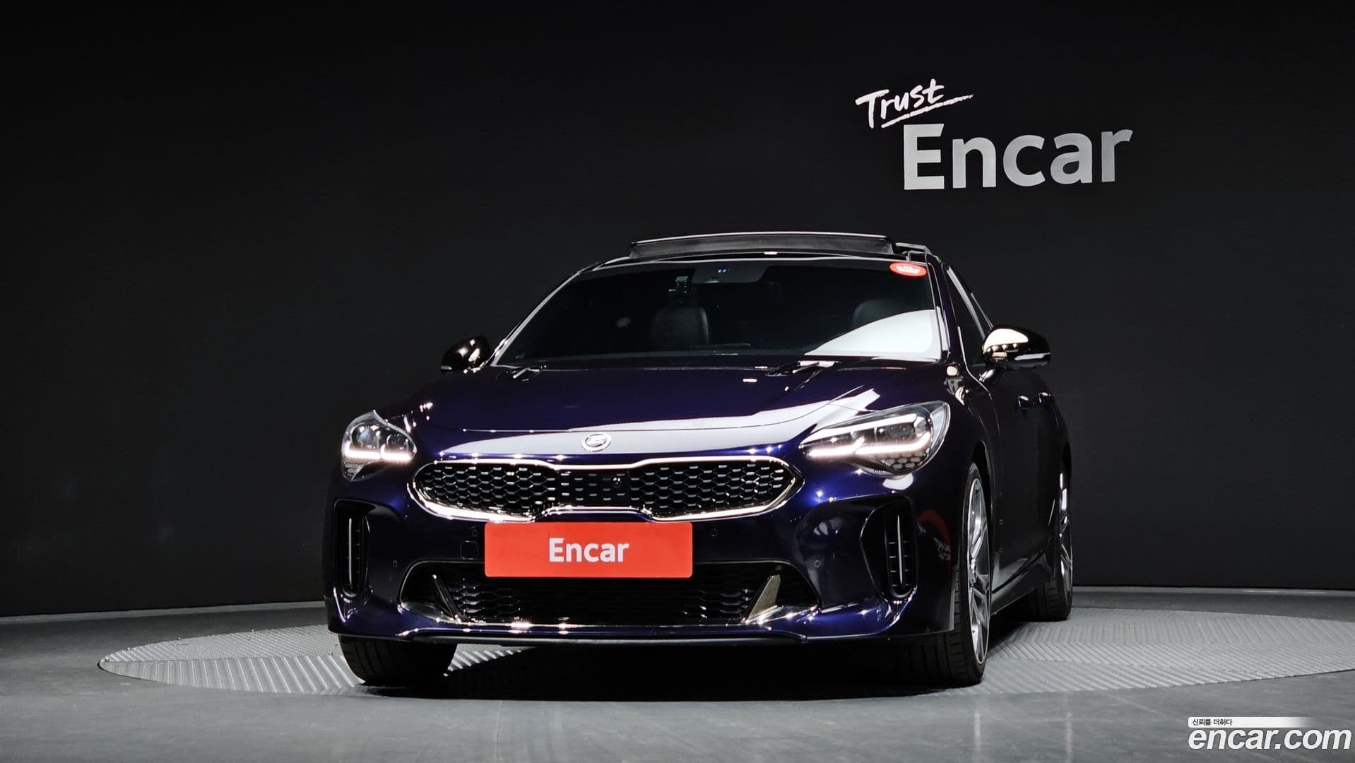 Main__Slider__Photo:Stinger Kia 2019.1-2