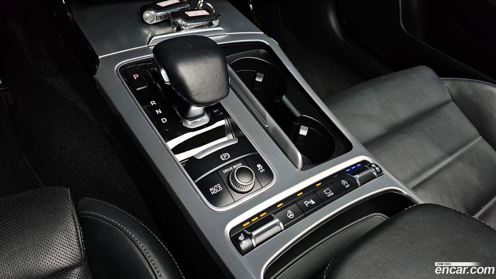 Main__Slider__Photo:Stinger Kia 2019.1-8