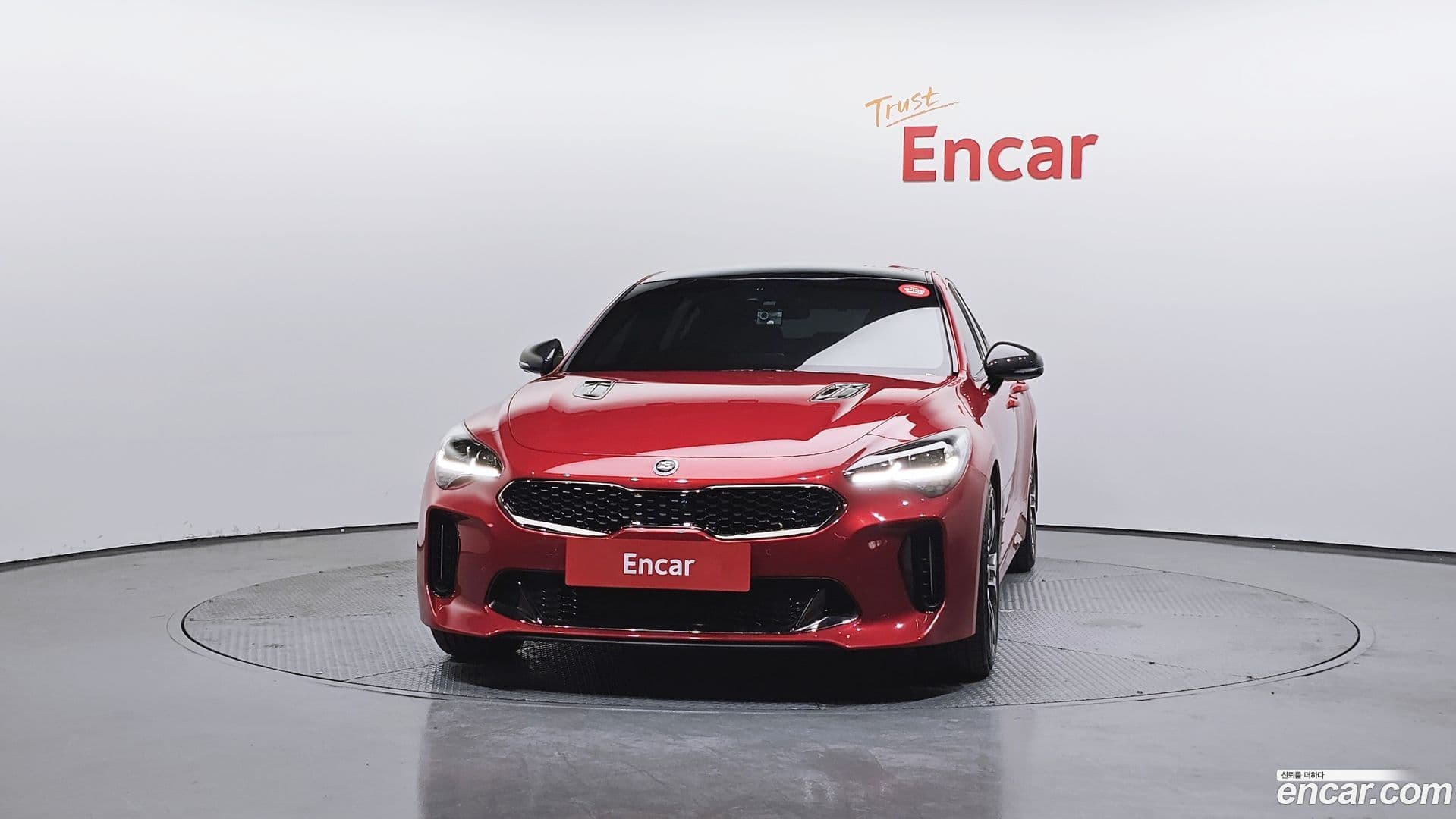 Main__Slider__Photo:Stinger Kia 2020.4-2