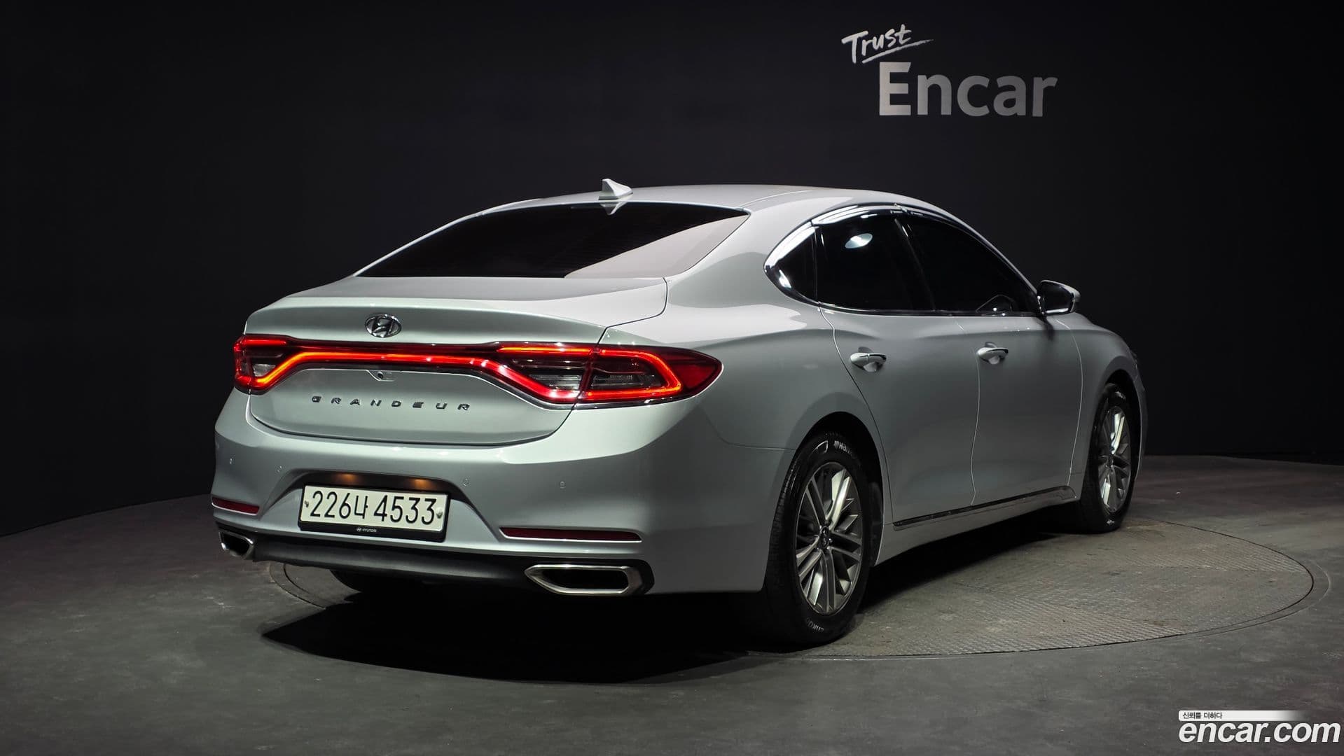 Main__Slider__Photo:Grandeur Hyundai 2017.2-1