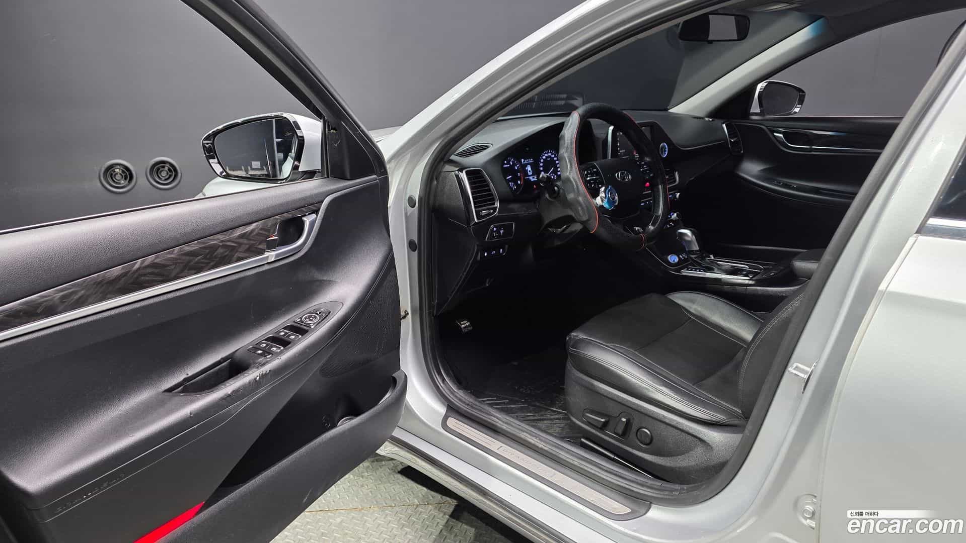 Grandeur Hyundai 2017.2-INNER-010