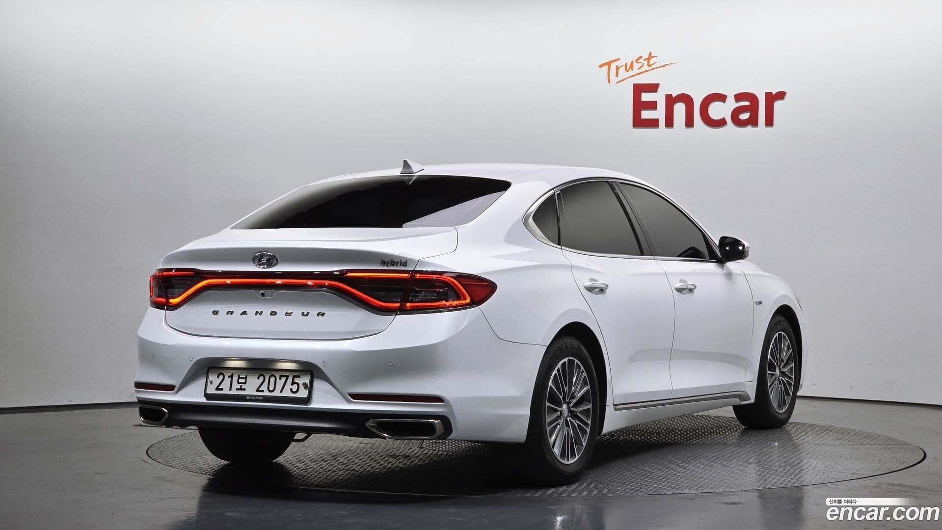 Main__Slider__Photo:Grandeur Hyundai 2018.8-1