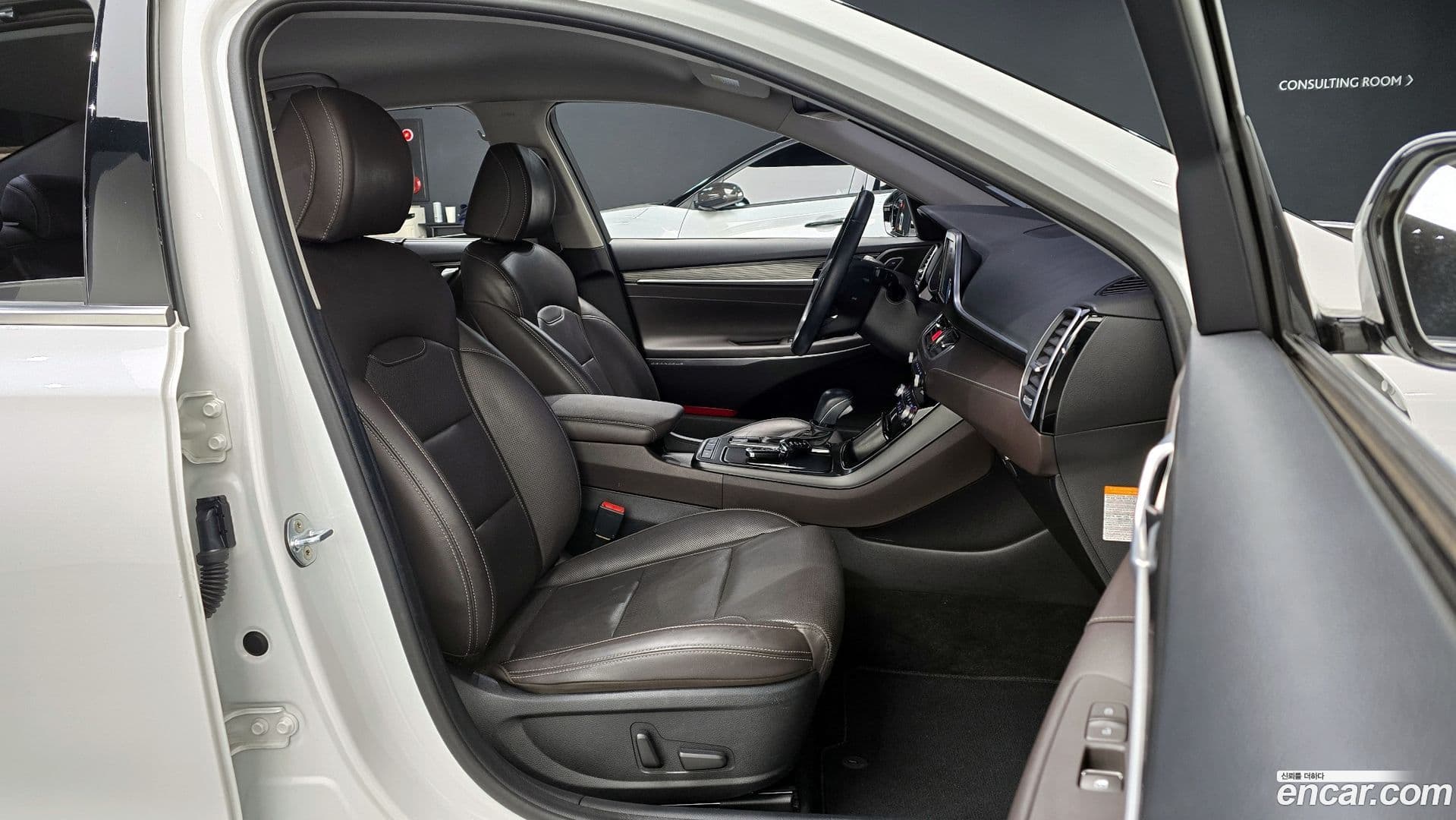 Main__Slider__Photo:Grandeur Hyundai 2018.8-9