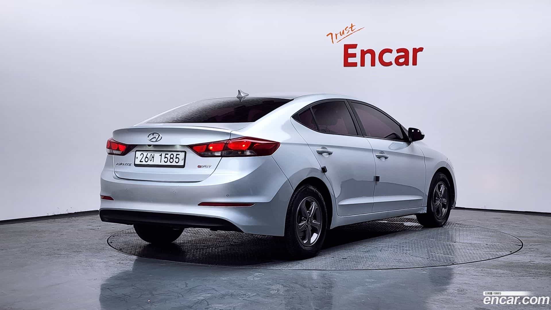 AVANTE Hyundai 2015.9-OUTER-002