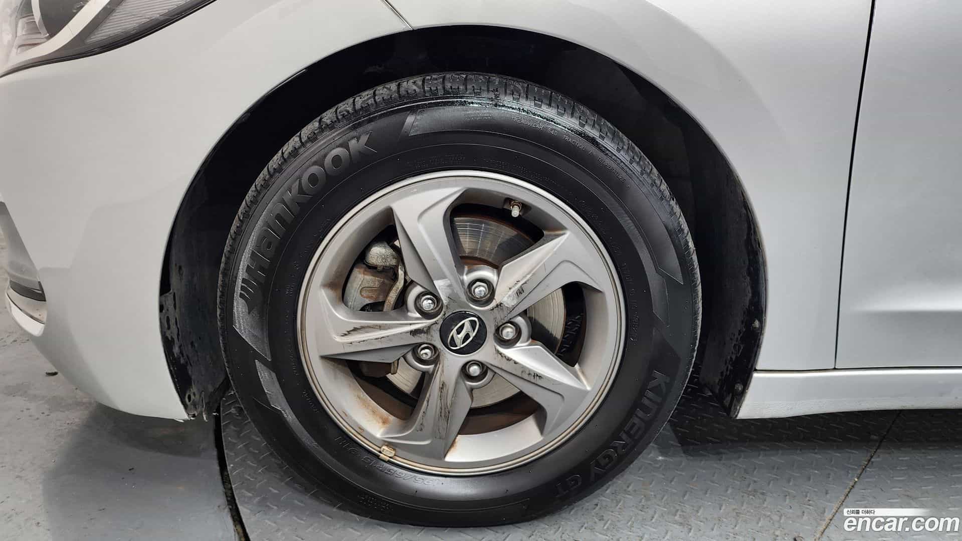 AVANTE Hyundai 2015.9-OUTER-005