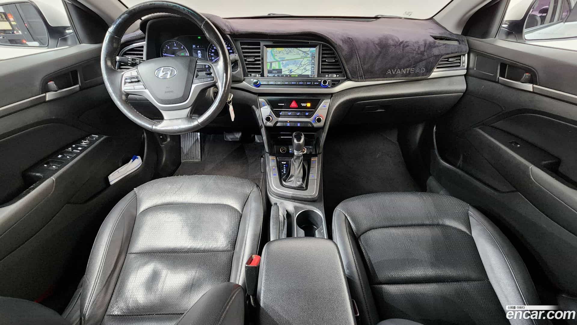 AVANTE Hyundai 2015.9-INNER-007