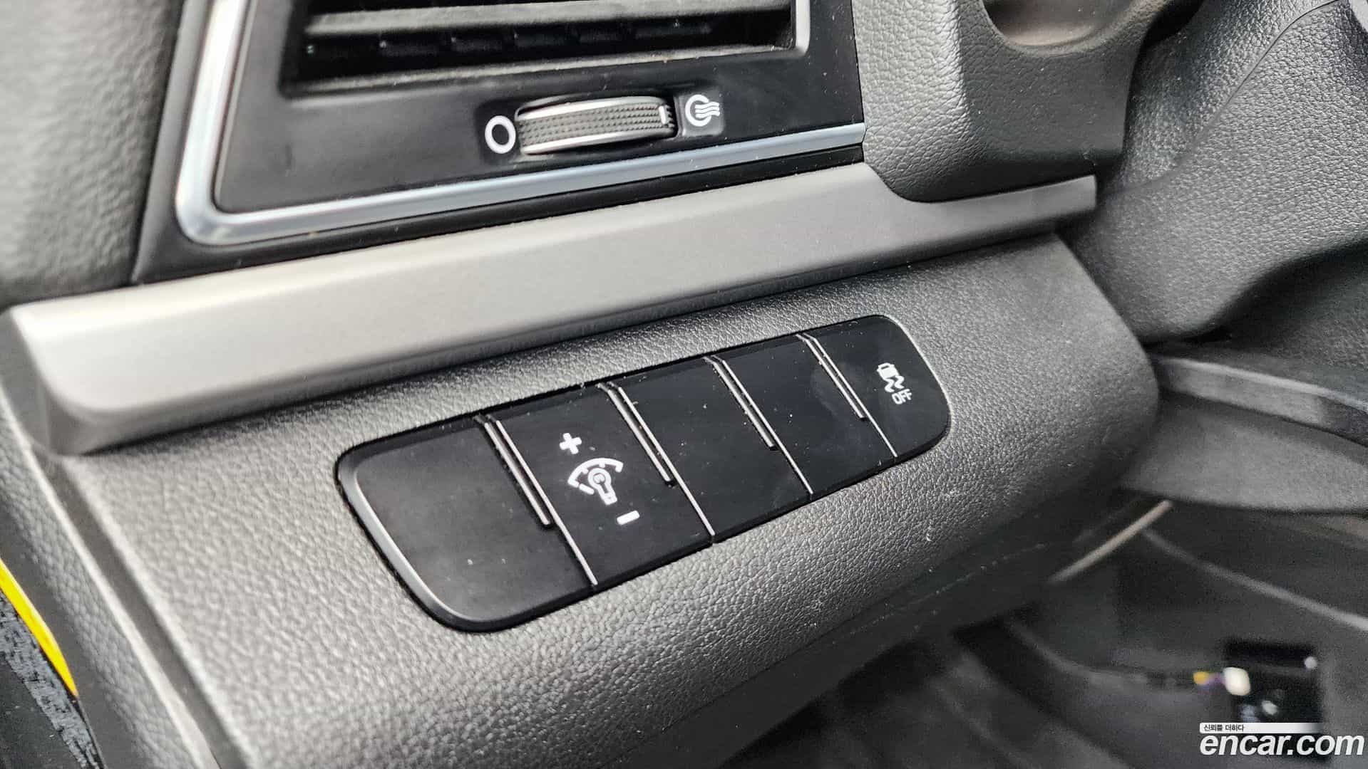 AVANTE Hyundai 2015.9-OPTION-019