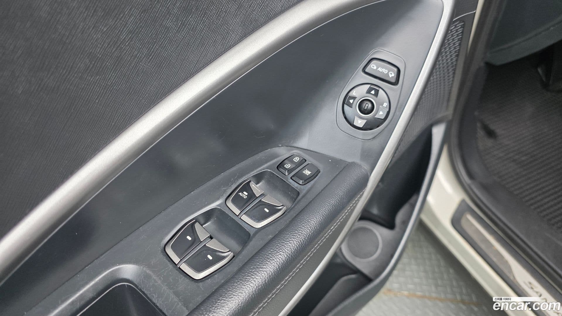Main__Slider__Photo:Santafe Hyundai 2014.6-11