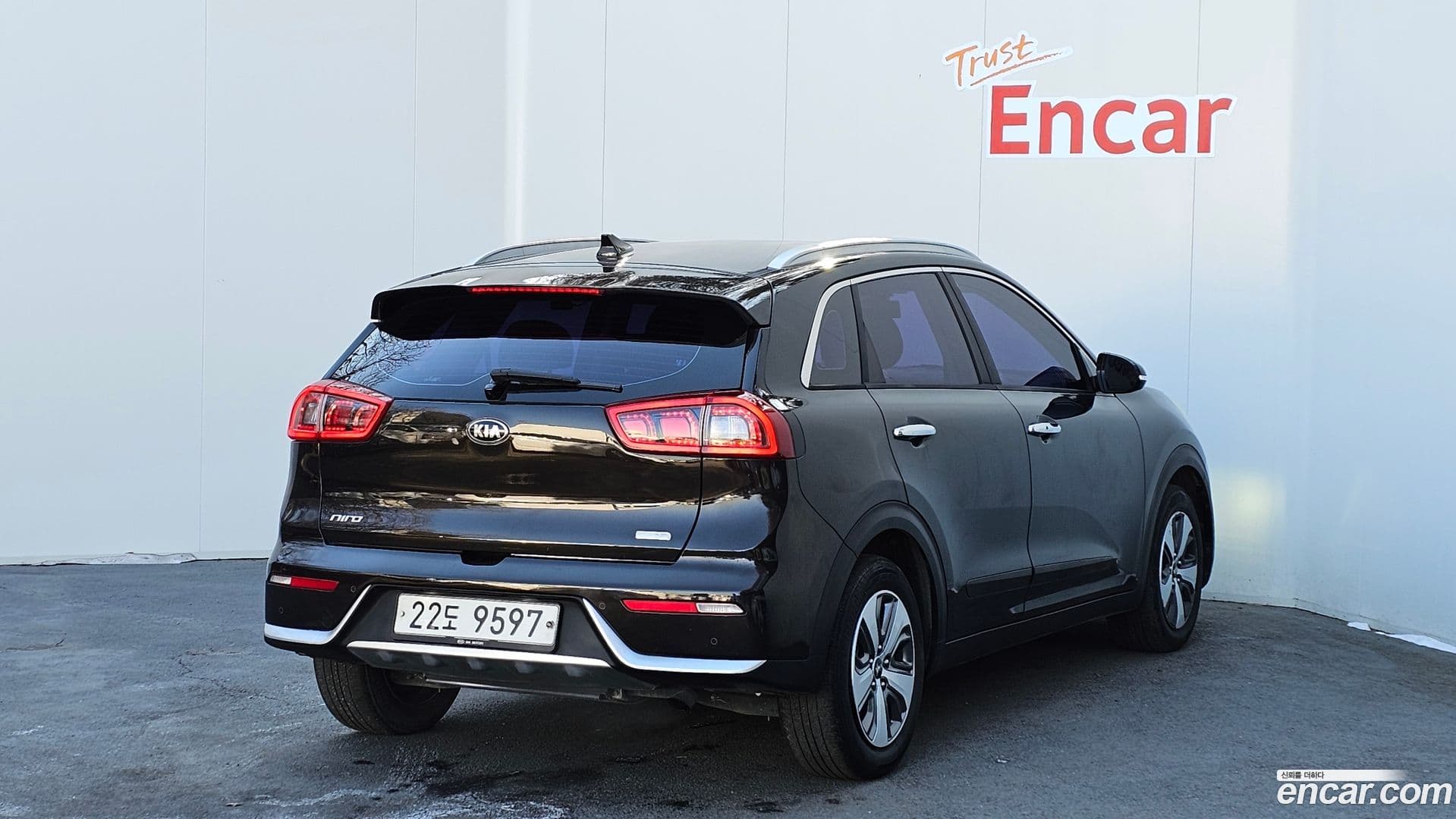 Main__Slider__Photo:Niro Kia 2017.2-1