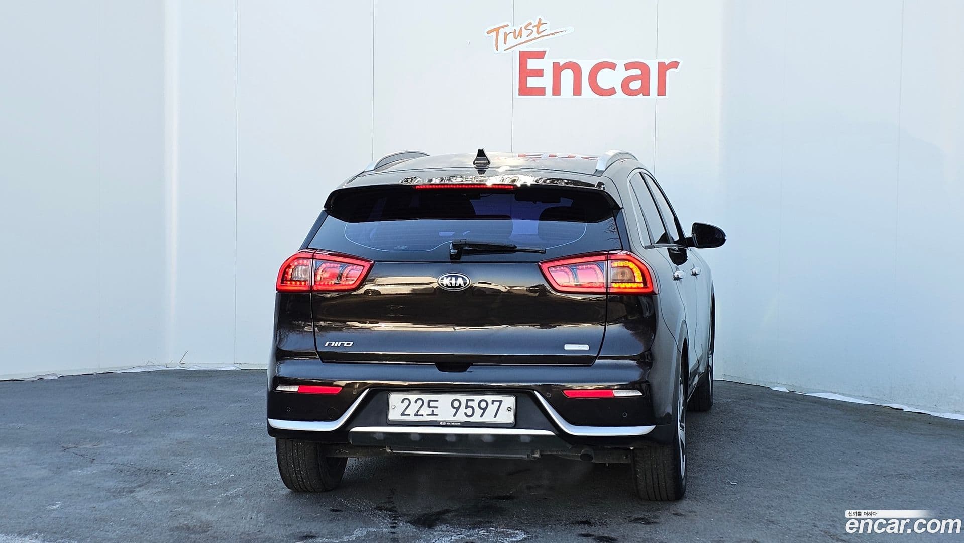 Main__Slider__Photo:Niro Kia 2017.2-3