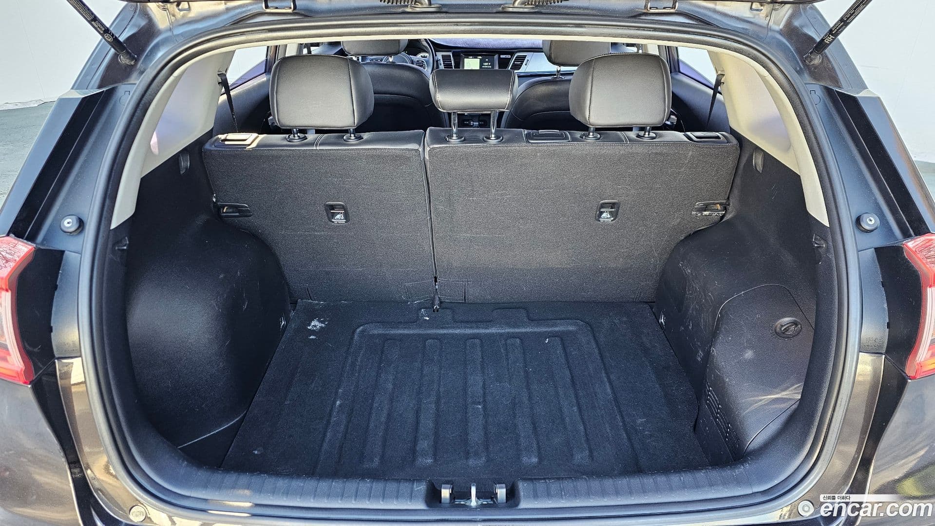 Main__Slider__Photo:Niro Kia 2017.2-19