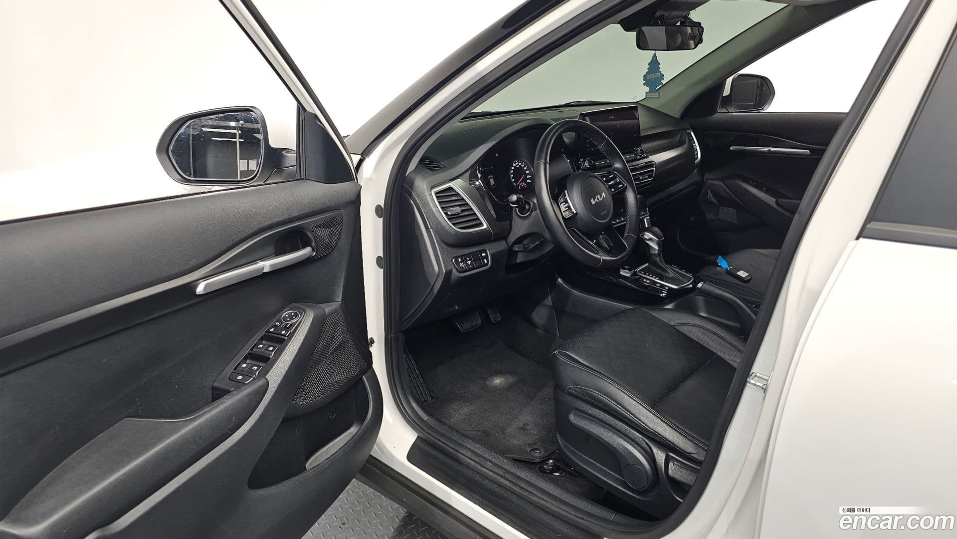 Main__Slider__Photo:Seltos Kia 2022.1-9