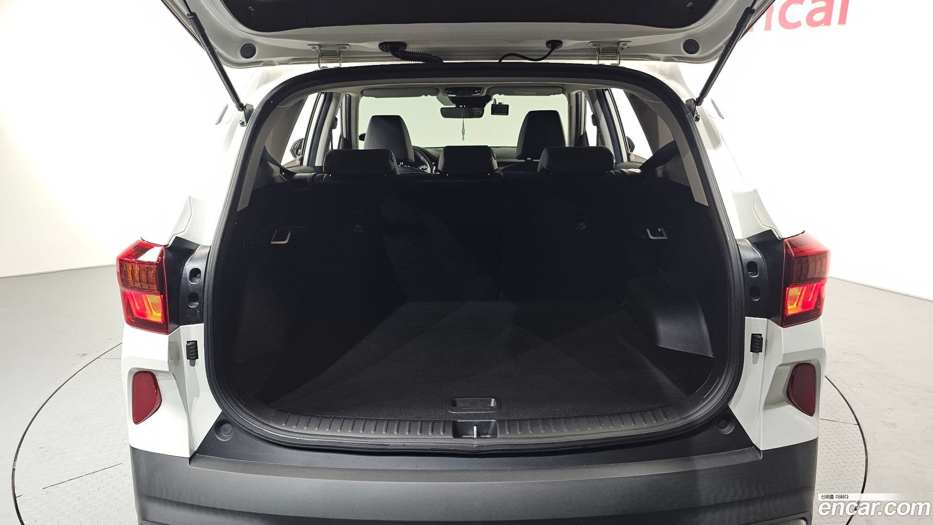 Main__Slider__Photo:Seltos Kia 2022.1-19