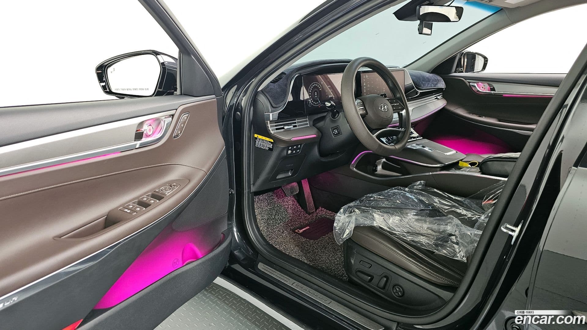 Main__Slider__Photo:Grandeur Hyundai 2020.4-10