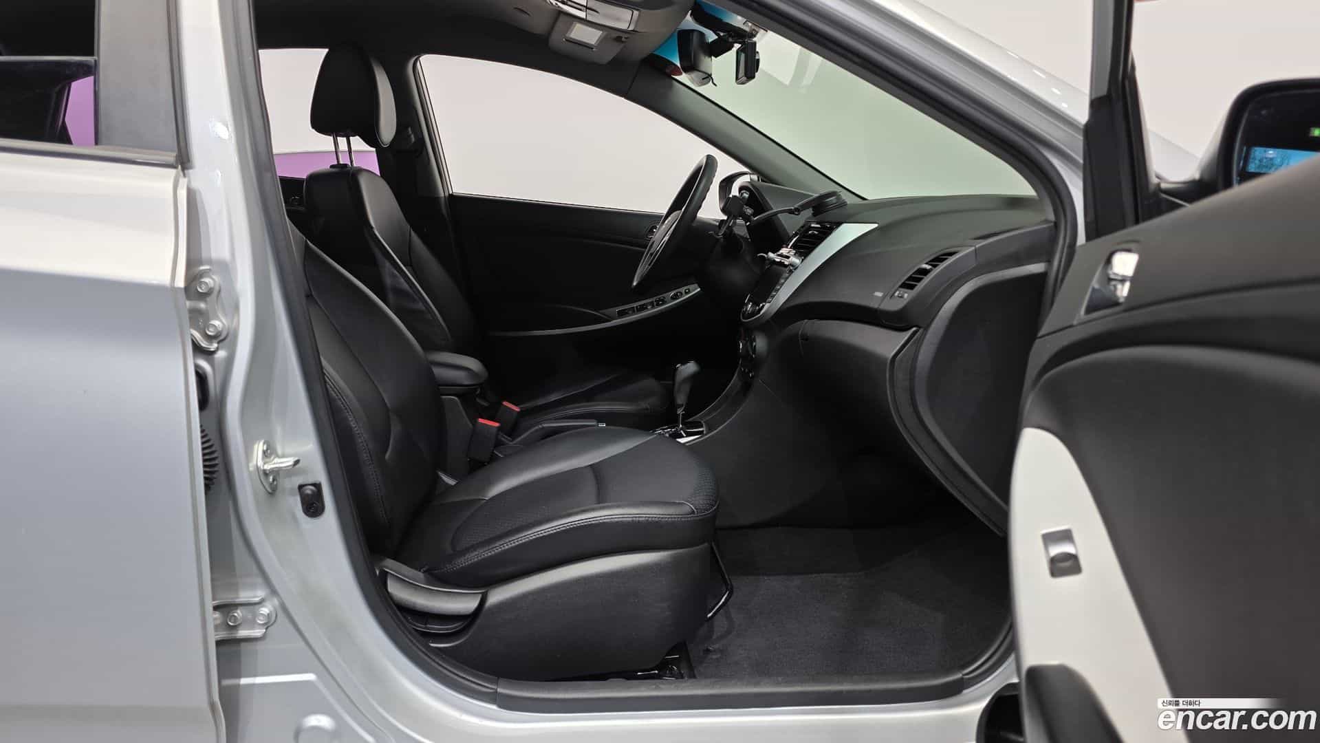 Accent Hyundai 2012.11-OPTION-015