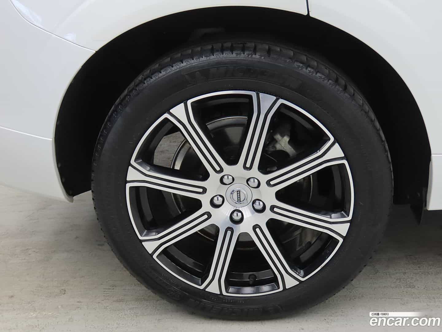 XC60 Volvo 2019.4-OPTION-024