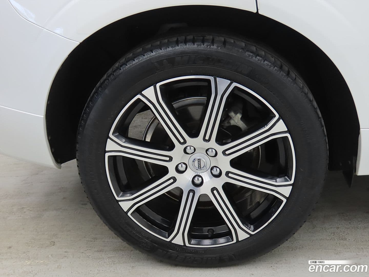 Main__Slider__Photo:XC60 Volvo 2019.4-19