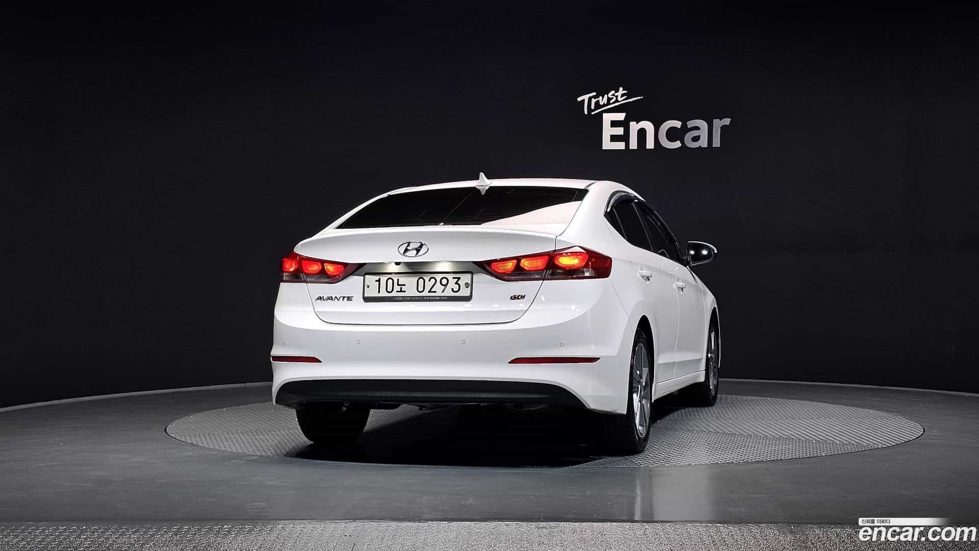 AVANTE Hyundai 2016.9-OUTER-004