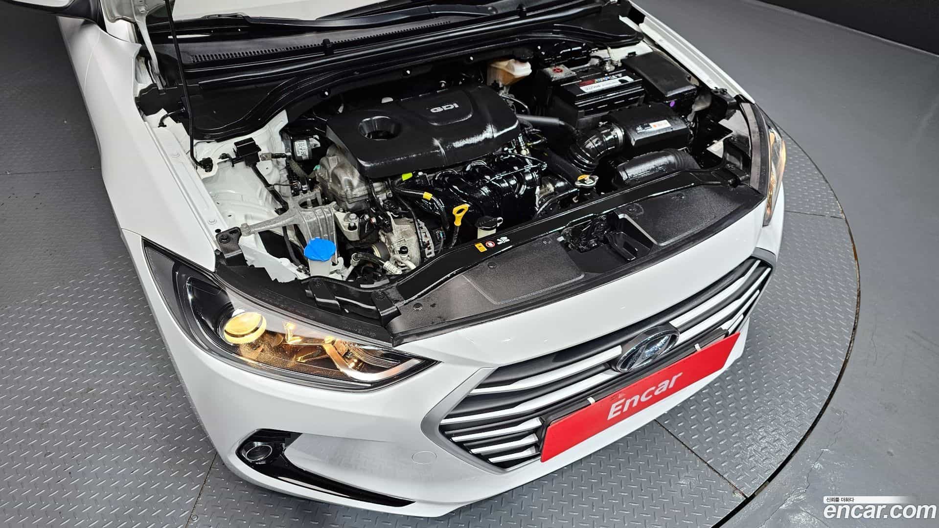 AVANTE Hyundai 2016.9-INNER-006