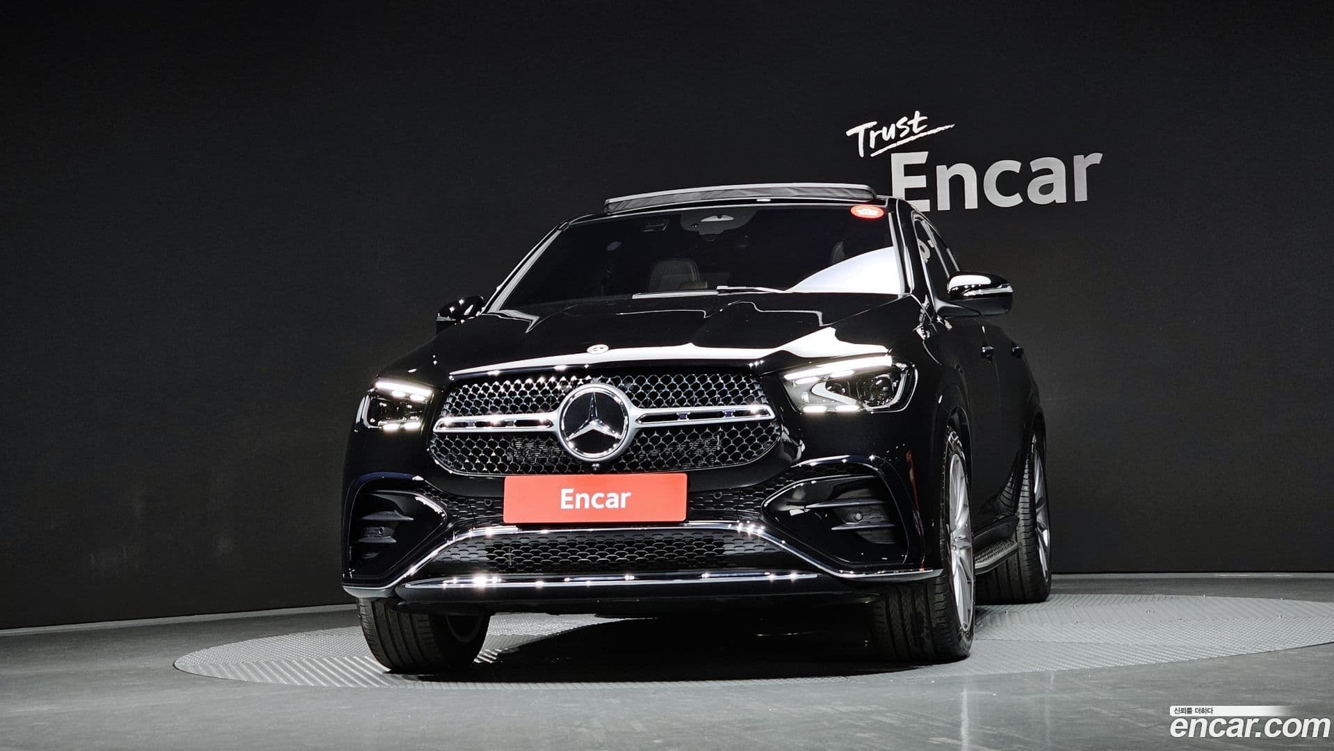 Main__Slider__Photo:GLE-Class Mercedes-Benz 2025.11-2