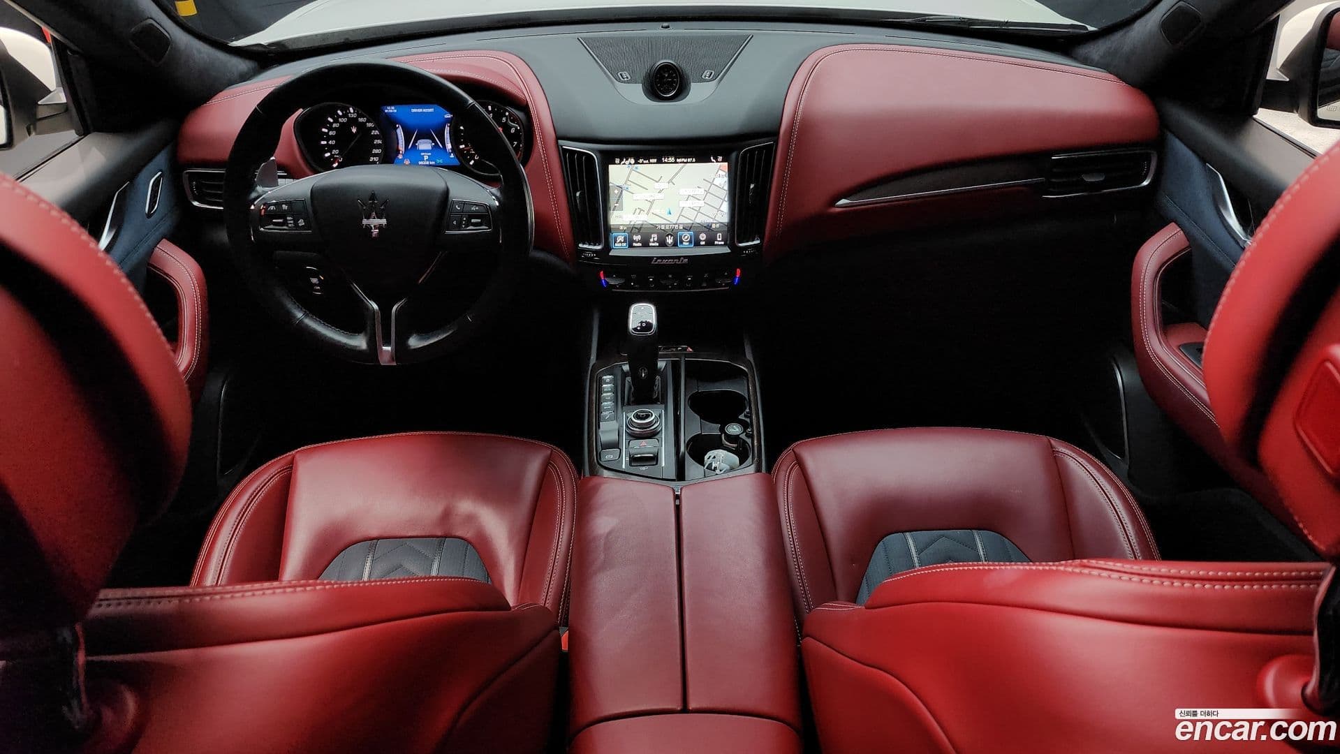 Main__Slider__Photo:Levante Maserati 2020.8-6