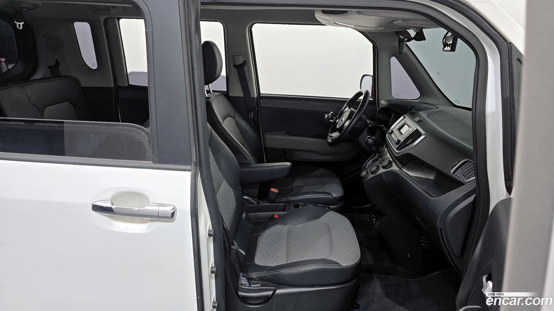 Main__Slider__Photo:RAY Kia 2020.8-10