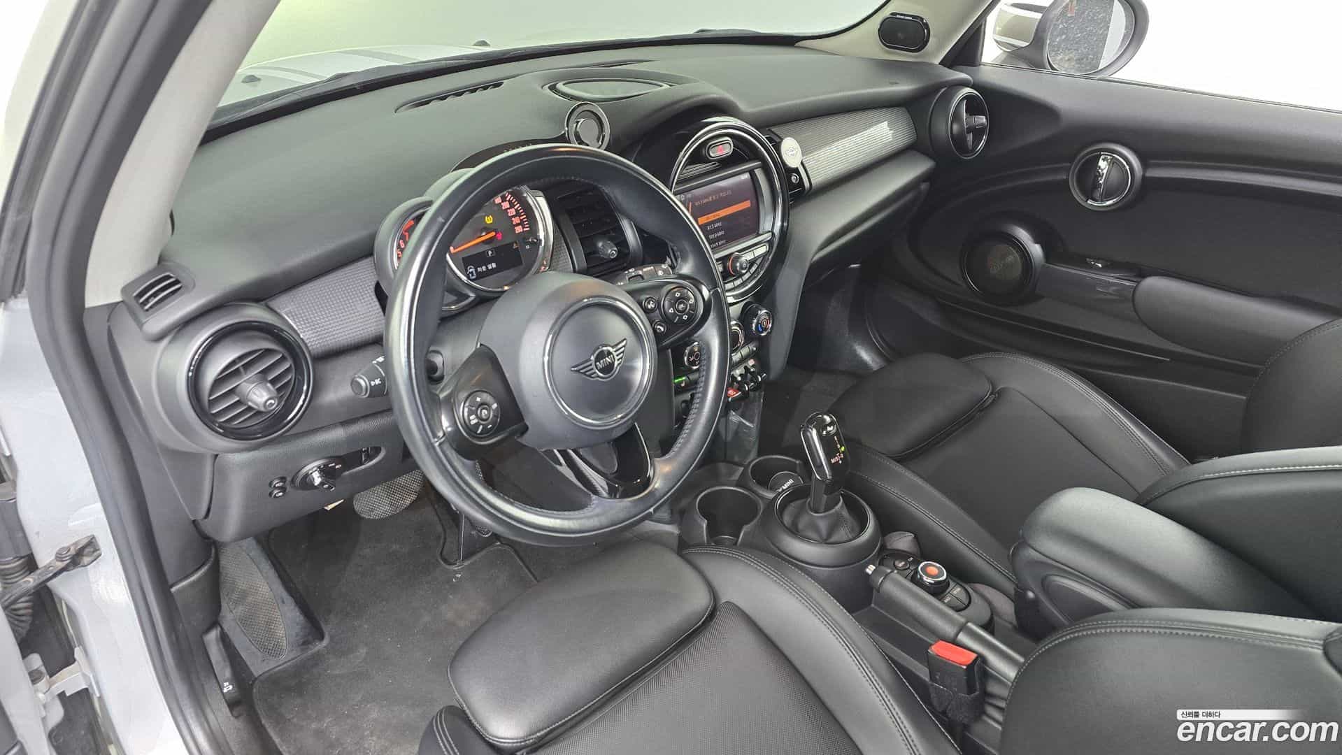 Cooper Mini 2019.11-INNER-007