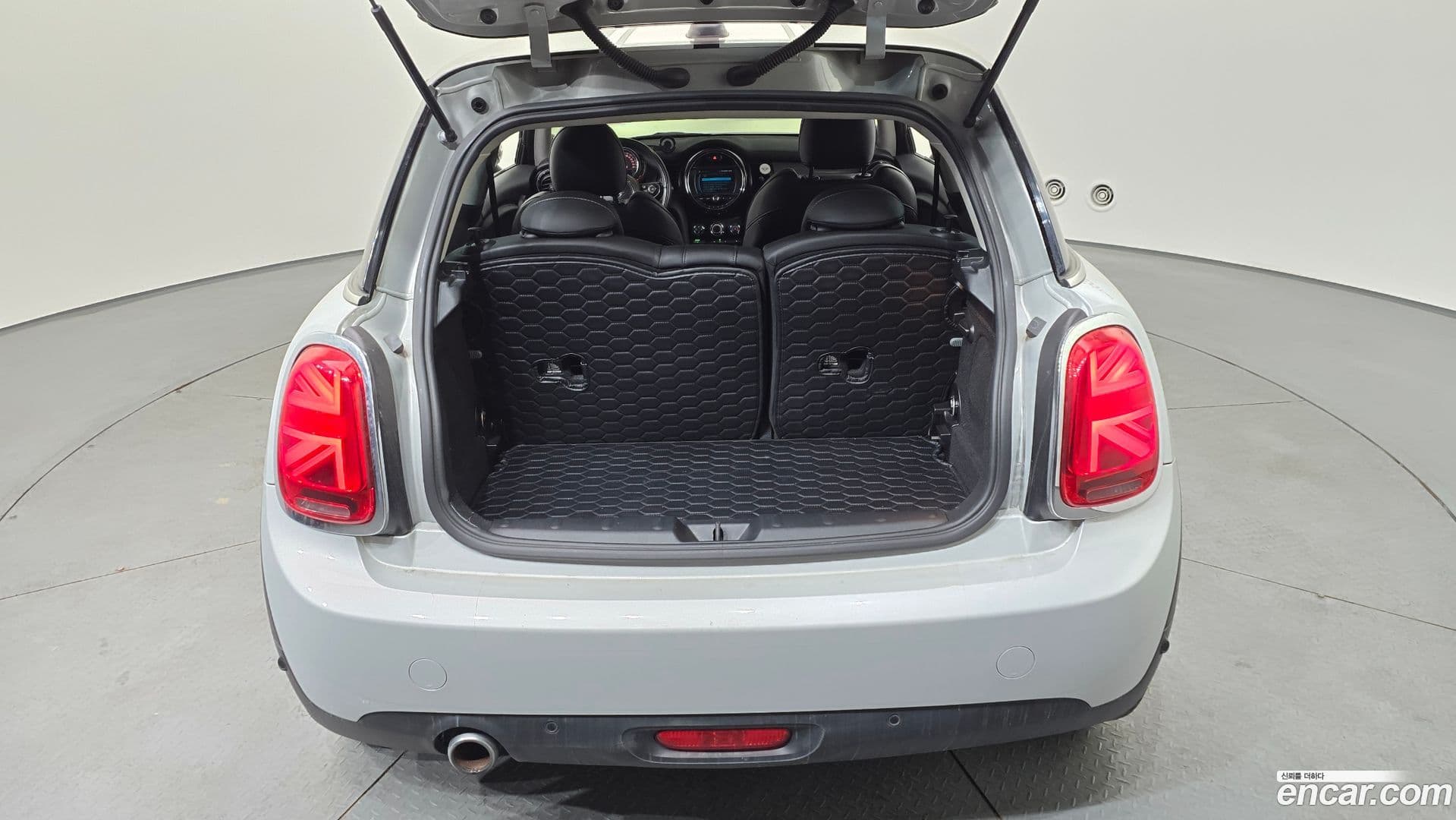 Main__Slider__Photo:Cooper Mini 2019.11-19