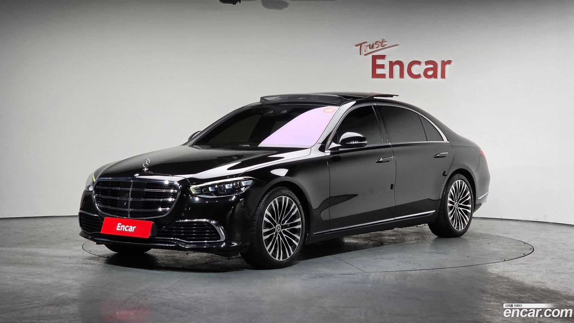 Main__Slider__Photo:S-Class Mercedes-Benz 2021.4-0