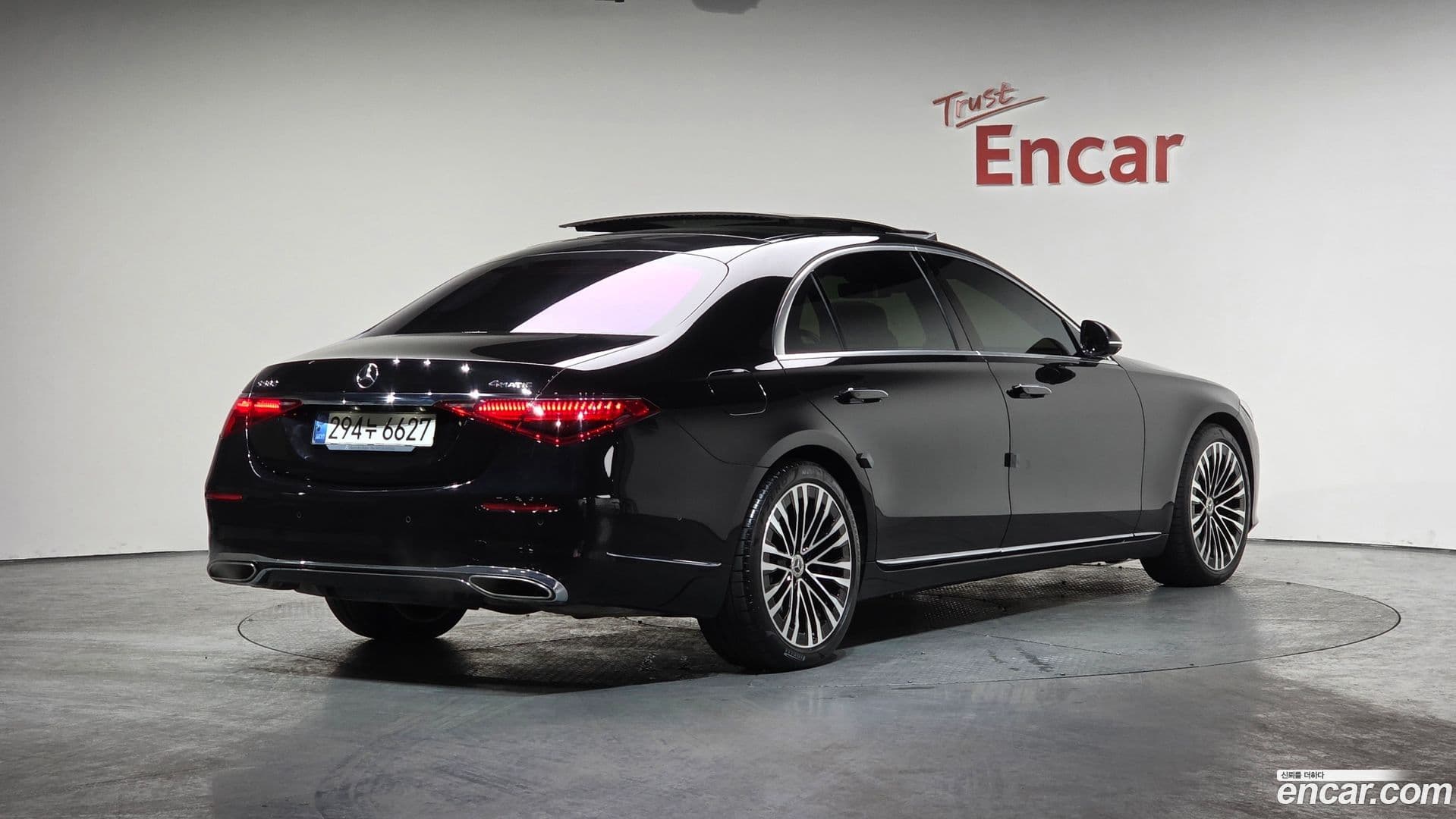 Main__Slider__Photo:S-Class Mercedes-Benz 2021.4-1