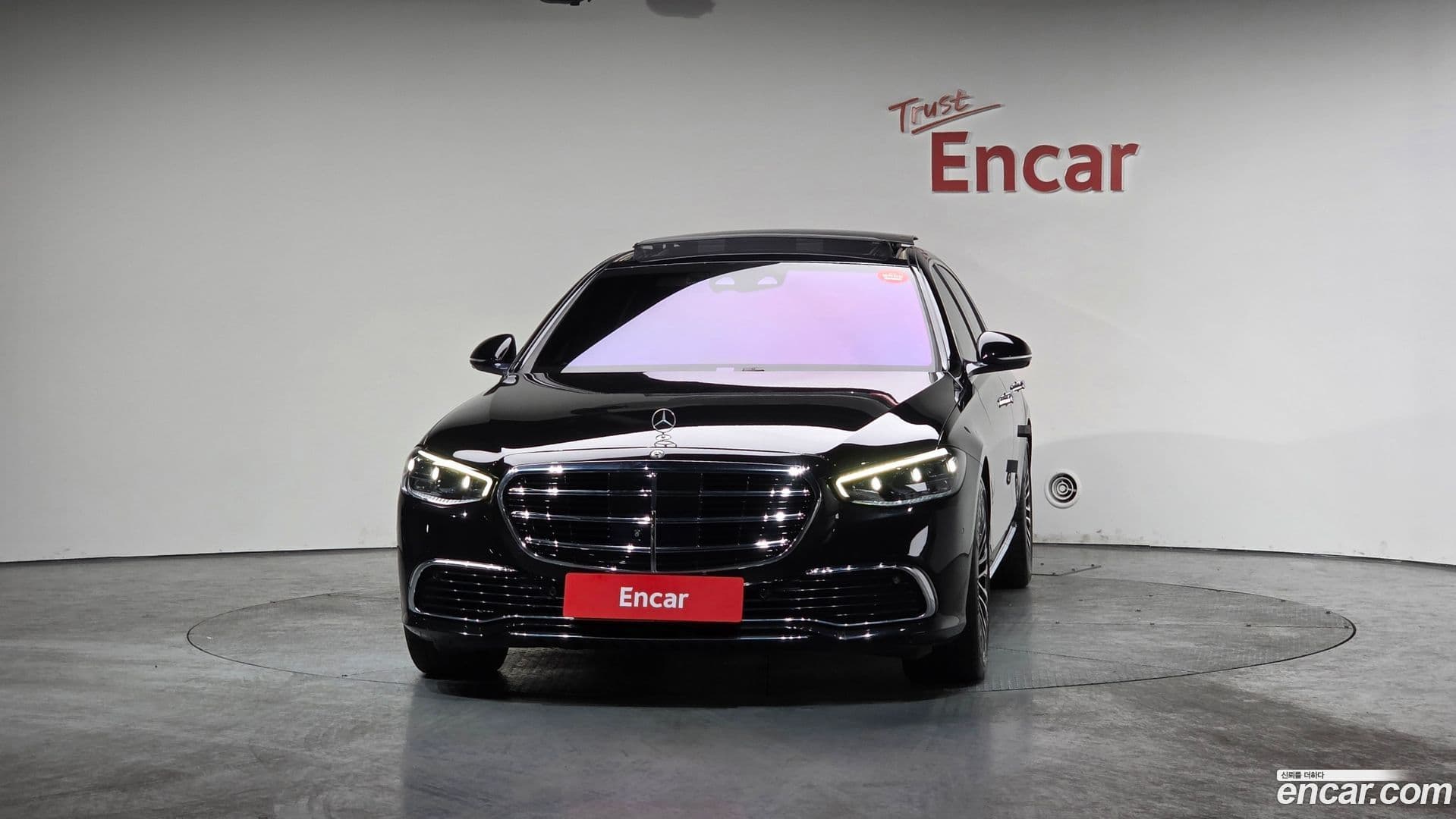 Main__Slider__Photo:S-Class Mercedes-Benz 2021.4-2