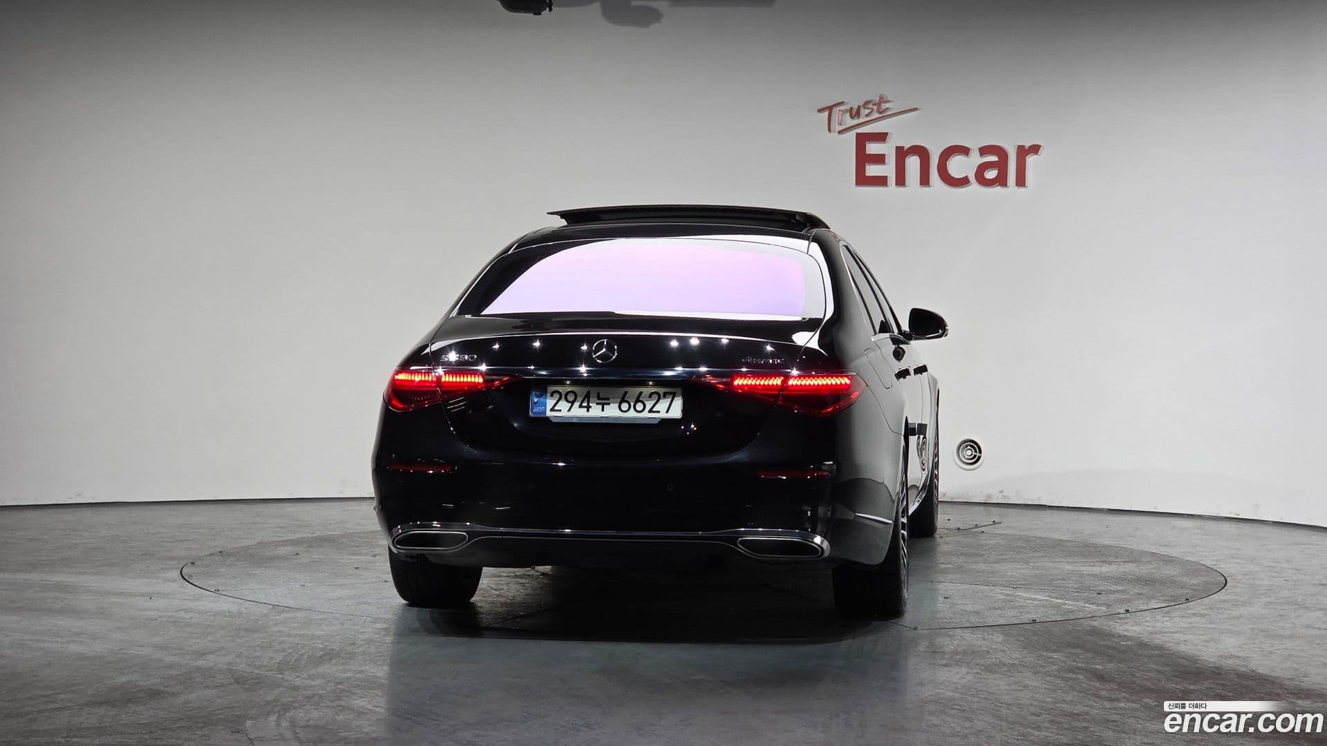 Main__Slider__Photo:S-Class Mercedes-Benz 2021.4-3