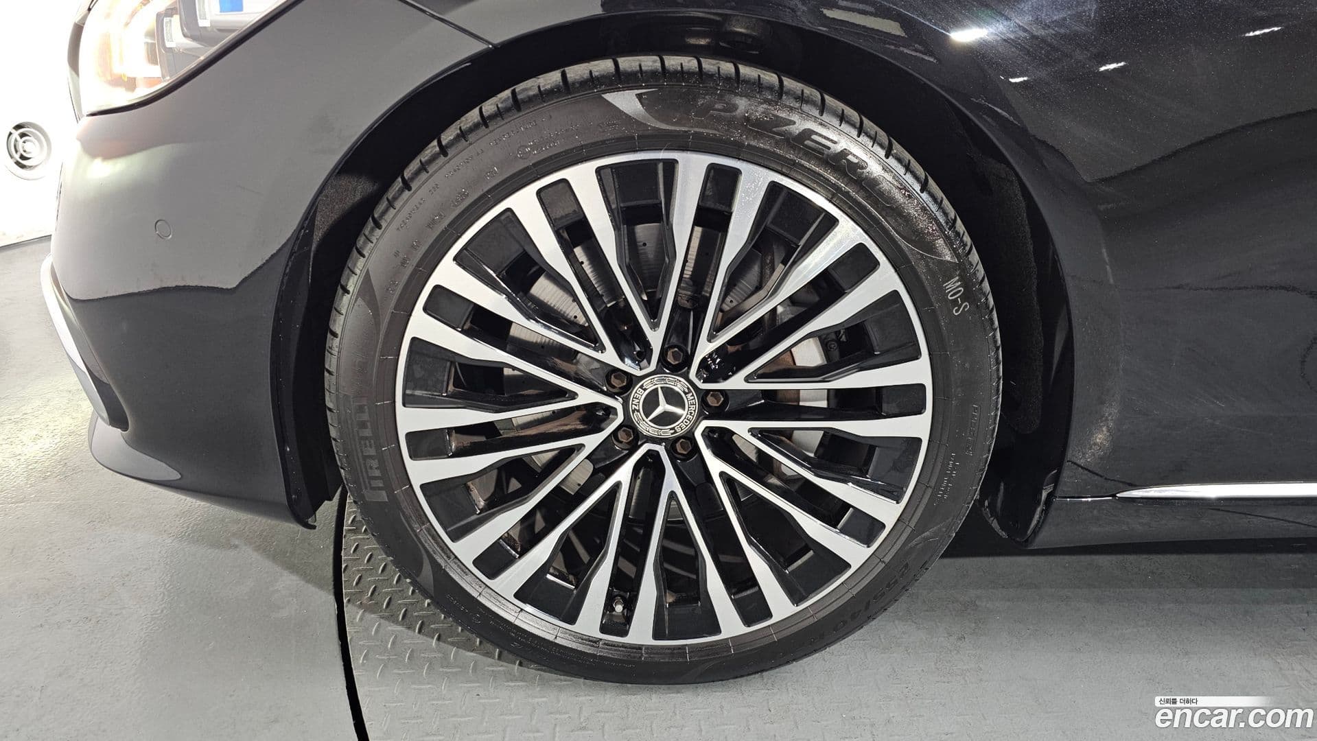 Main__Slider__Photo:S-Class Mercedes-Benz 2021.4-4