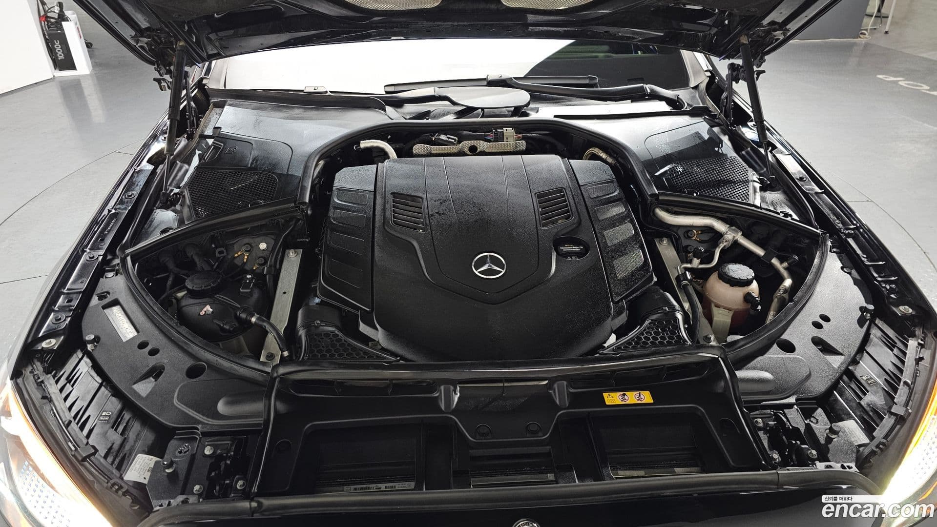 Main__Slider__Photo:S-Class Mercedes-Benz 2021.4-5