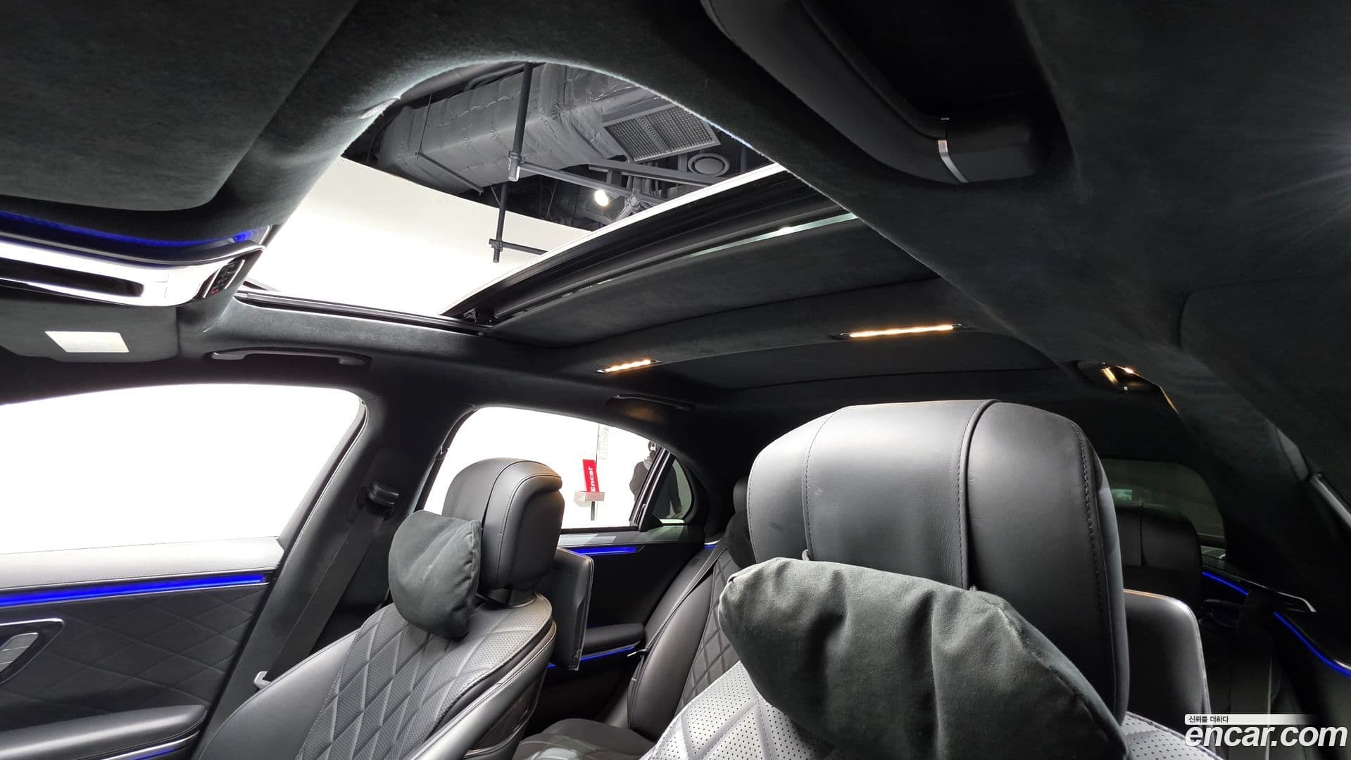 Main__Slider__Photo:S-Class Mercedes-Benz 2021.4-16