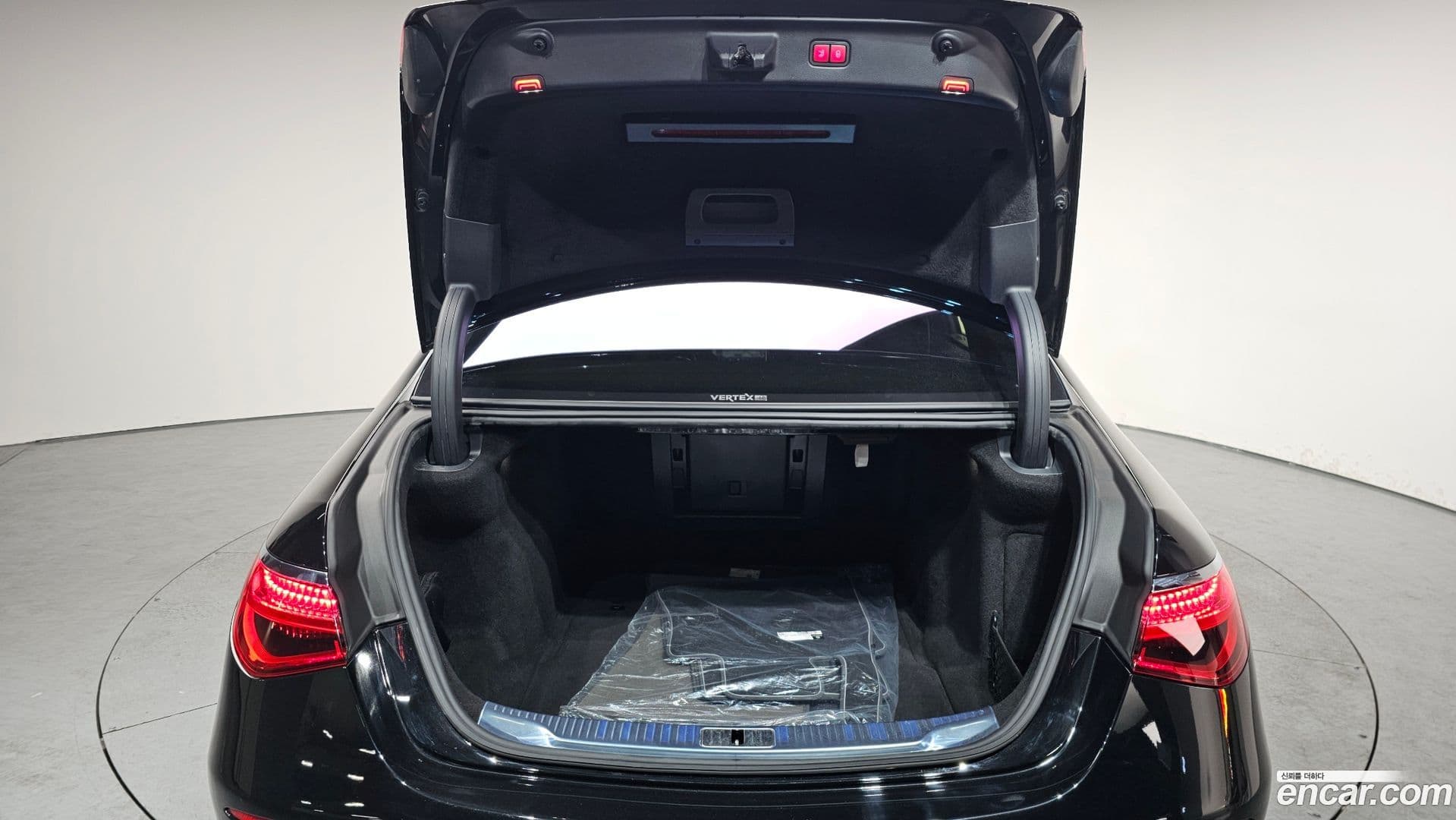 Main__Slider__Photo:S-Class Mercedes-Benz 2021.4-19