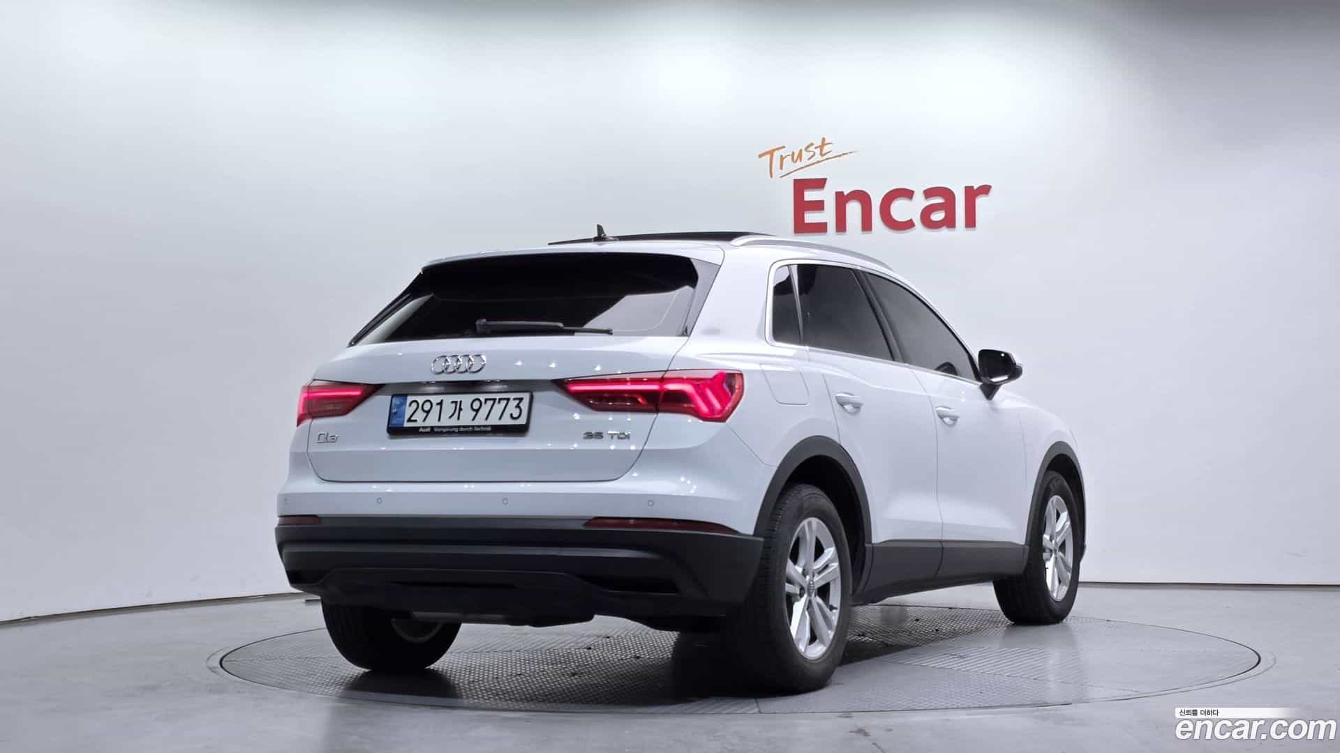 Q3 Audi 2020.10-OUTER-002