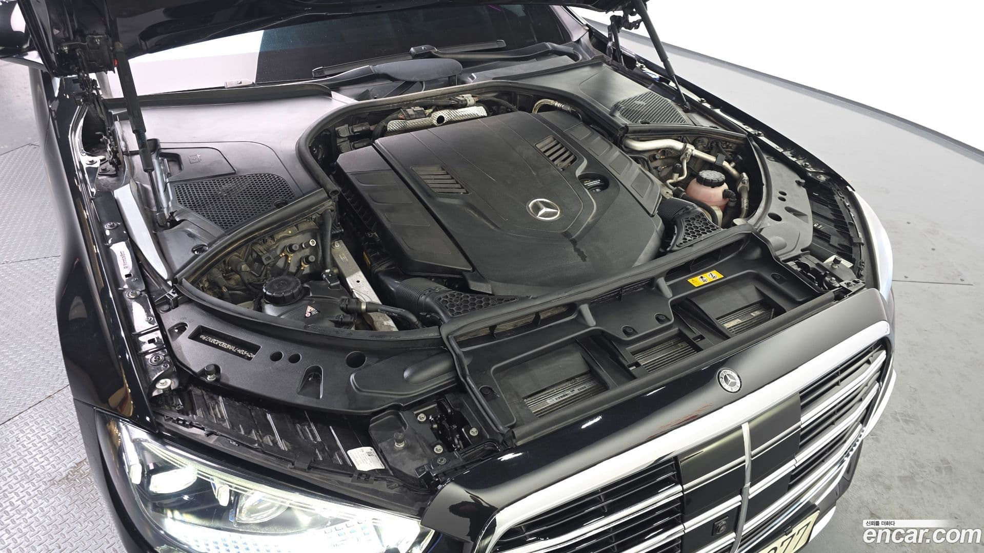 Main__Slider__Photo:S-Class Mercedes-Benz 2022.6-5