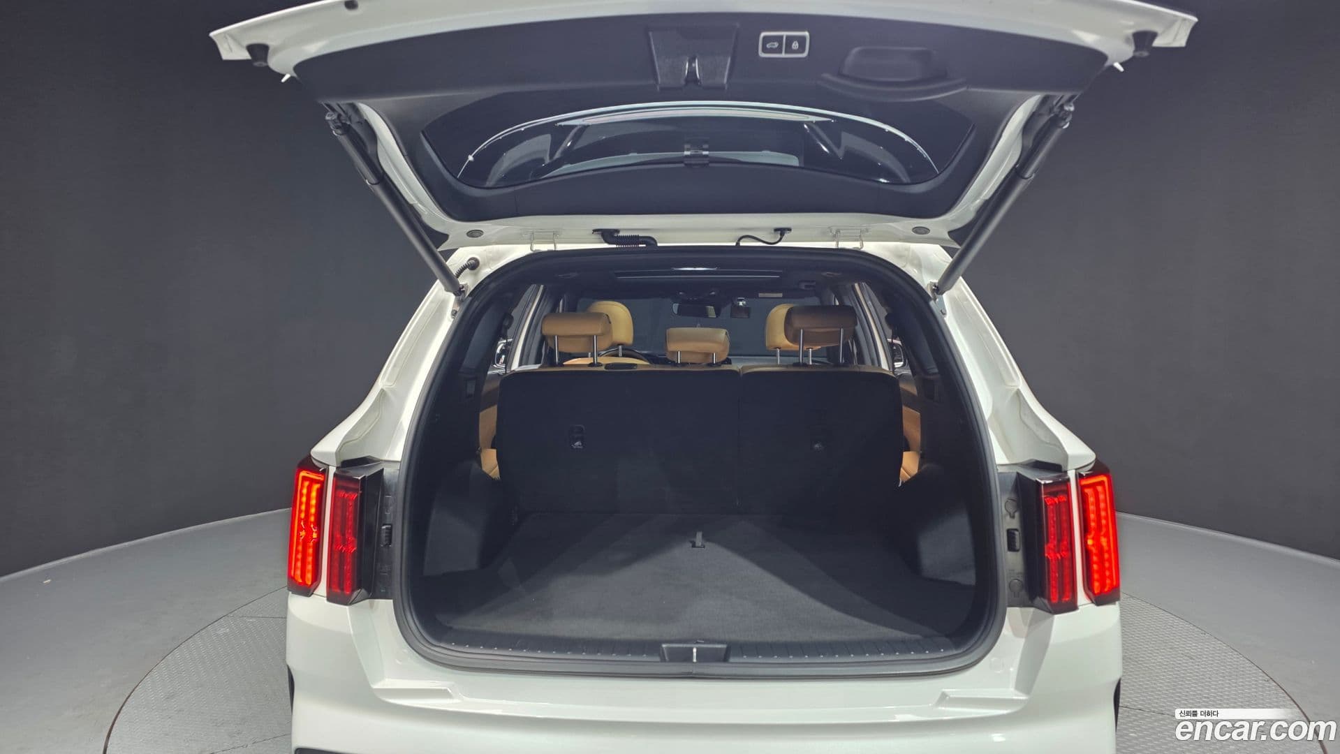 Main__Slider__Photo:Sorento Kia 2022.9-19