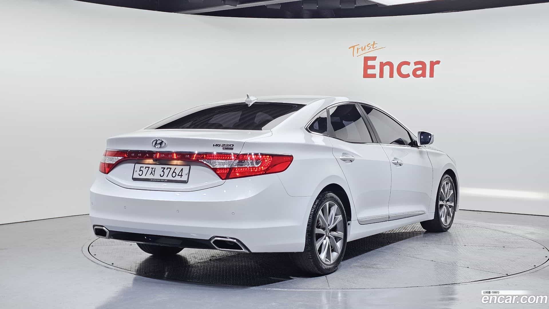 Grandeur Hyundai 2015.7-OUTER-002