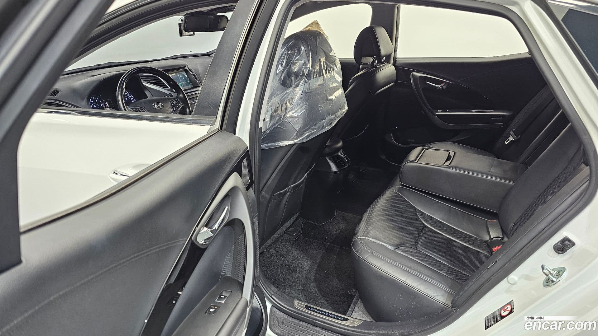 Main__Slider__Photo:Grandeur Hyundai 2015.7-10