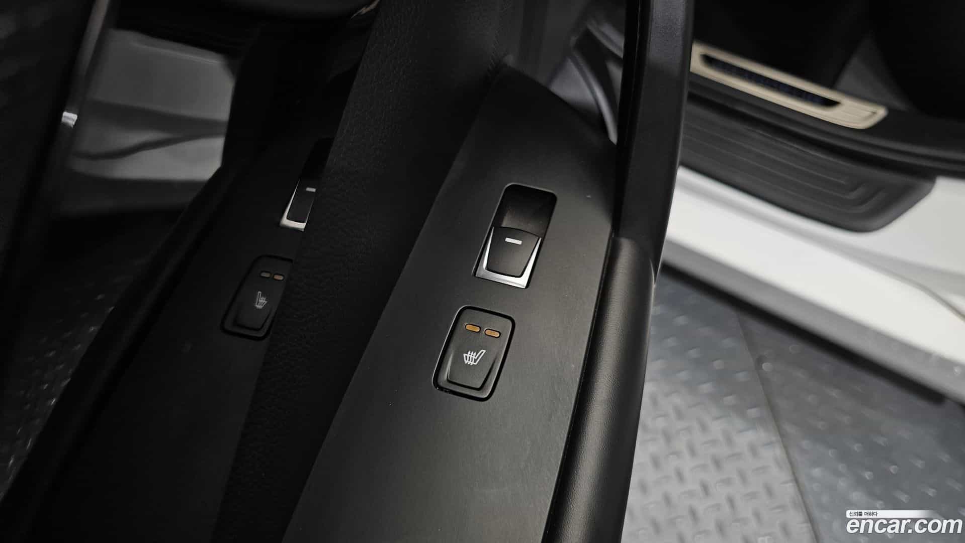 Grandeur Hyundai 2015.7-OPTION-024