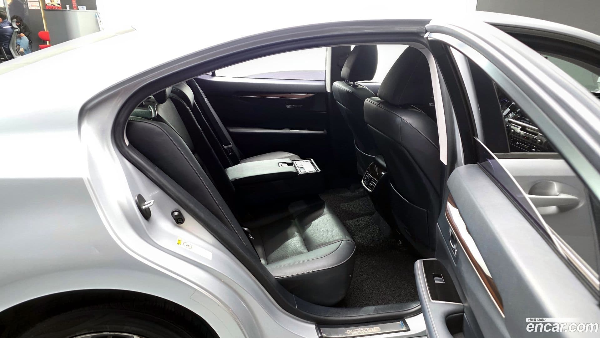 Main__Slider__Photo:ES Lexus 2017.9-11